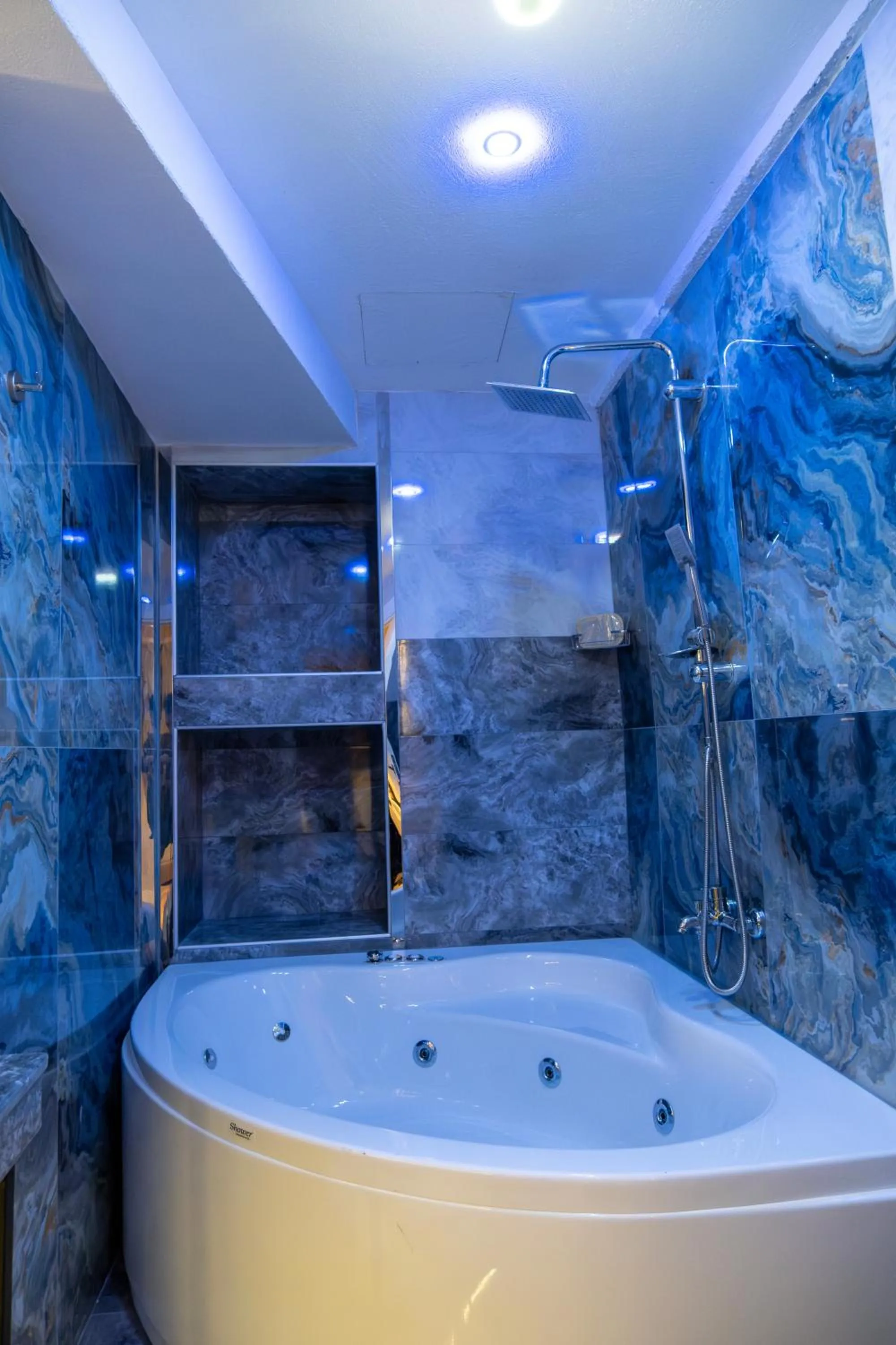 Hot Tub in Linda Port Hotel