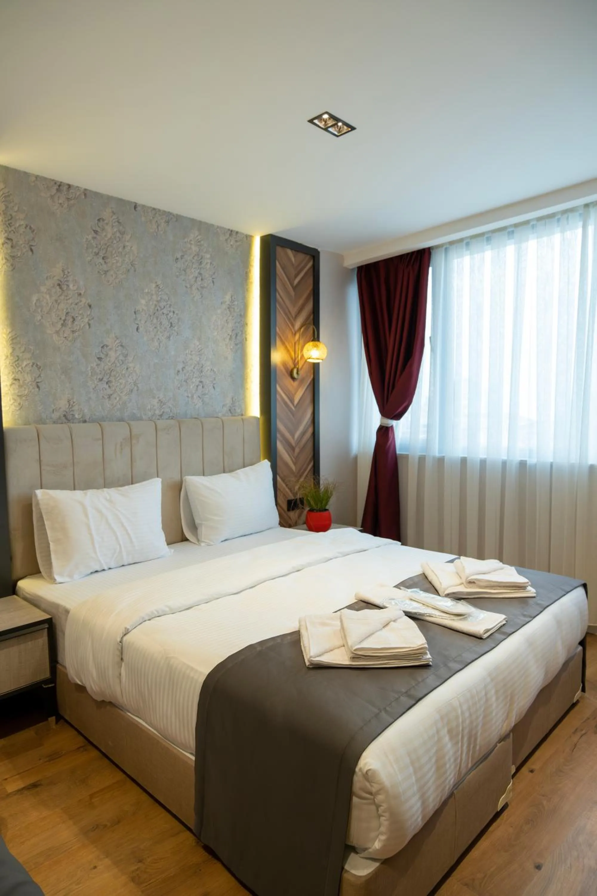 Bedroom, Bed in Linda Port Hotel