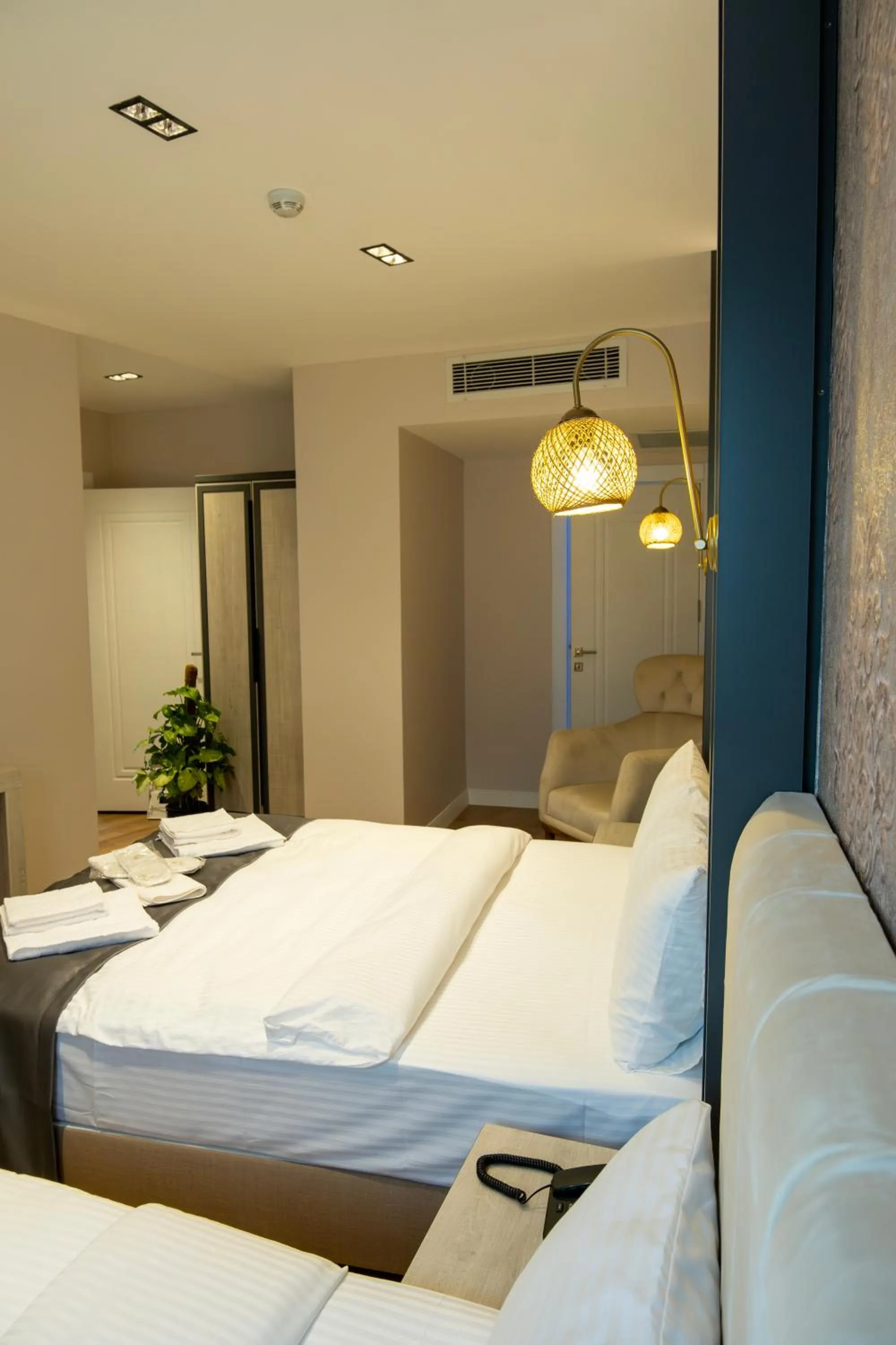 Photo of the whole room, Bed in Linda Port Hotel