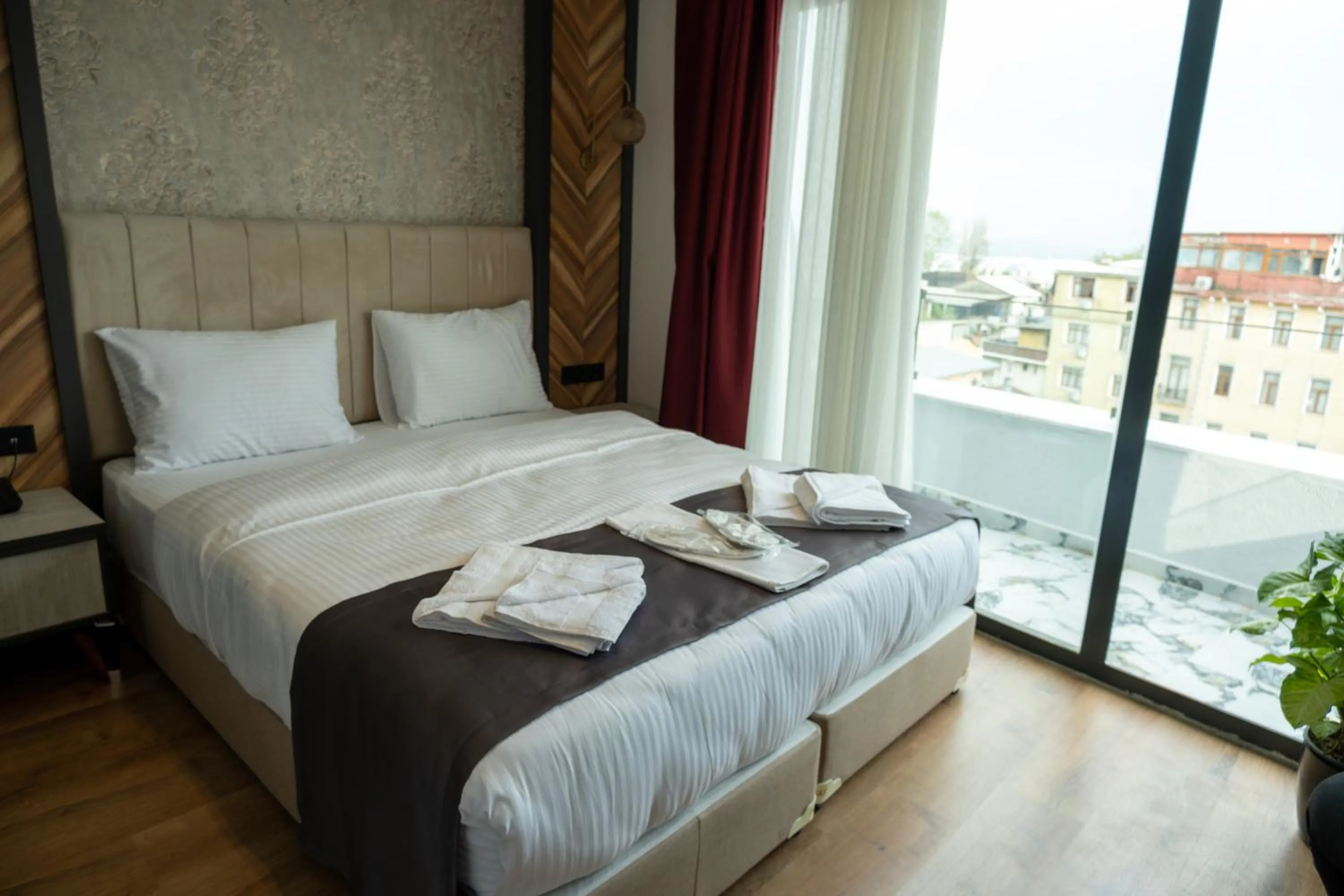 Photo of the whole room, Bed in Linda Port Hotel