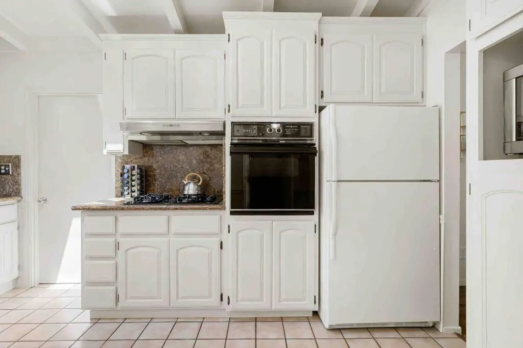 Mid Century Garden View Home Parking