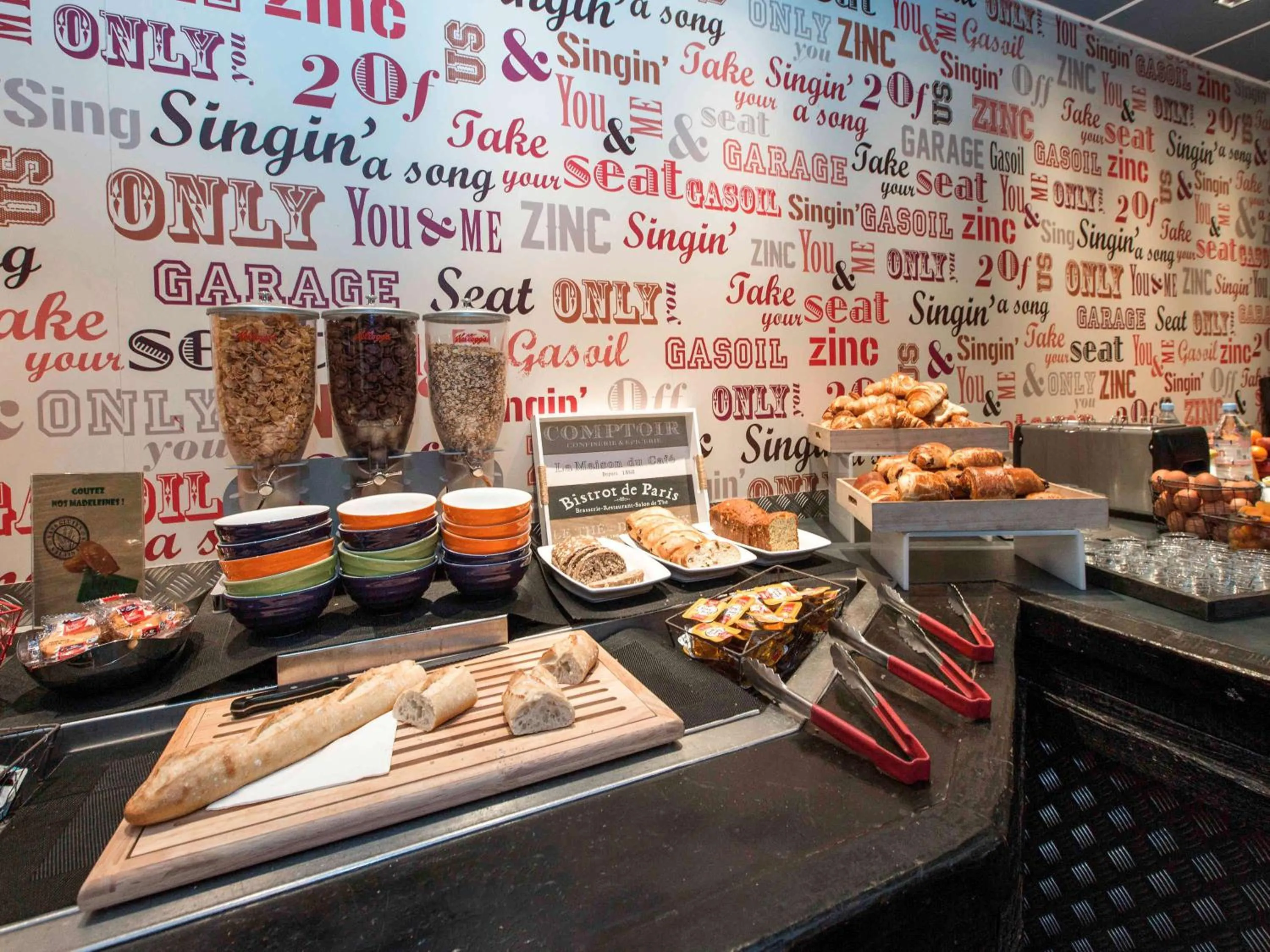 Restaurant/places to eat in ibis Styles Chartres Métropole