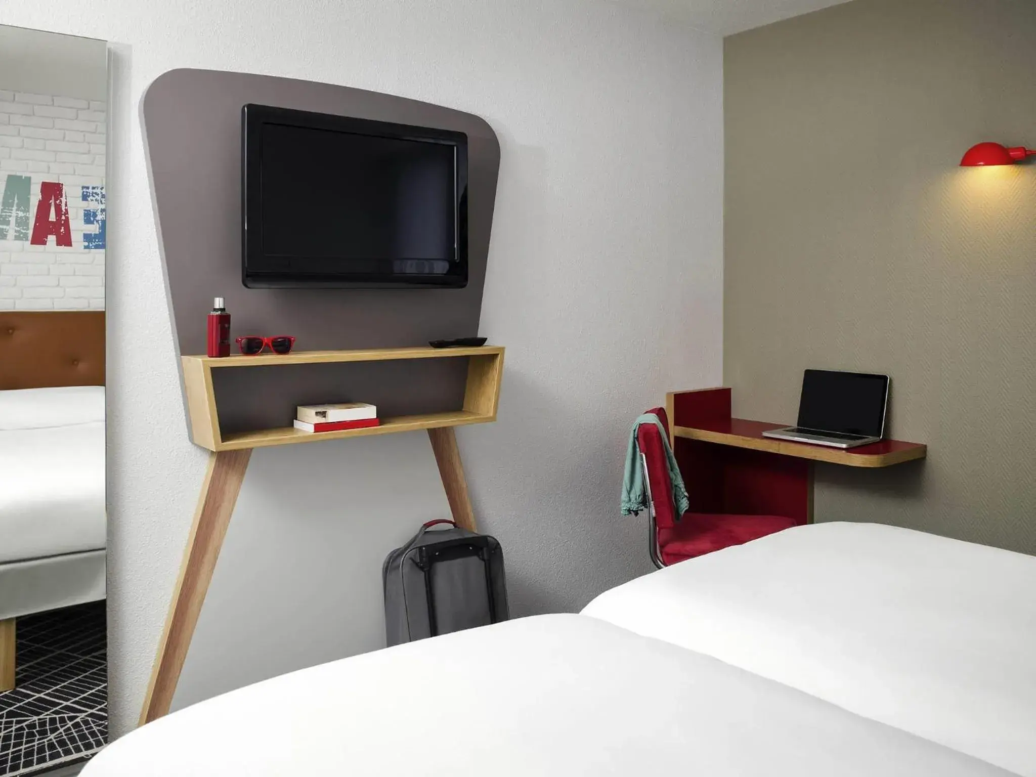 Bedroom, Bed in ibis Styles Chartres Métropole Bedroom, Bed in ibis Styles Chartres Métropole