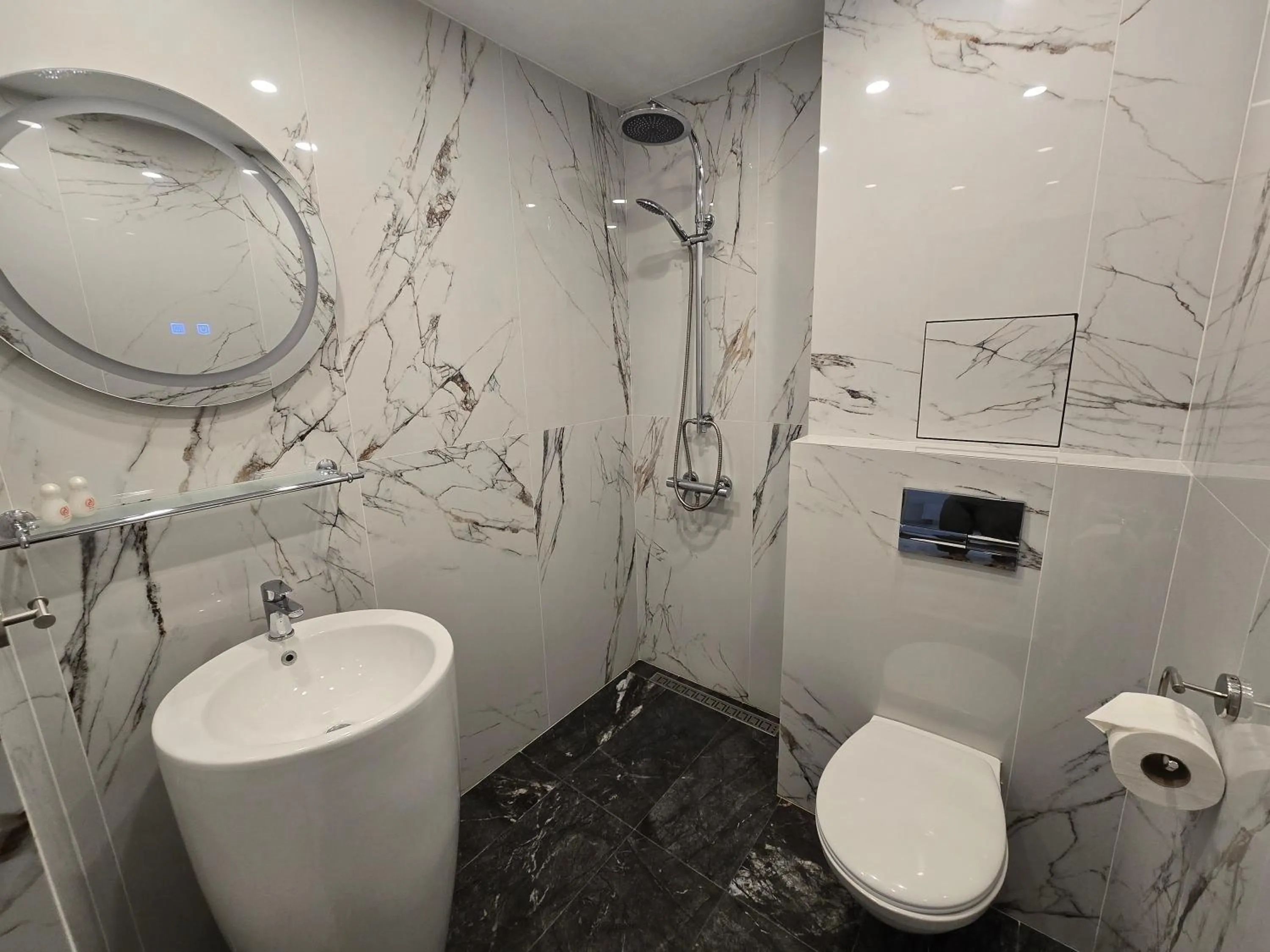 Bathroom in Hotel Adria