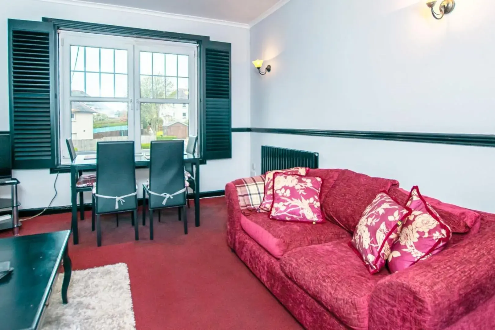 Cosy & Central 2BD Apartment Milngavie, Glasgow Cosy & Central 2BD Apartment Milngavie, Glasgow