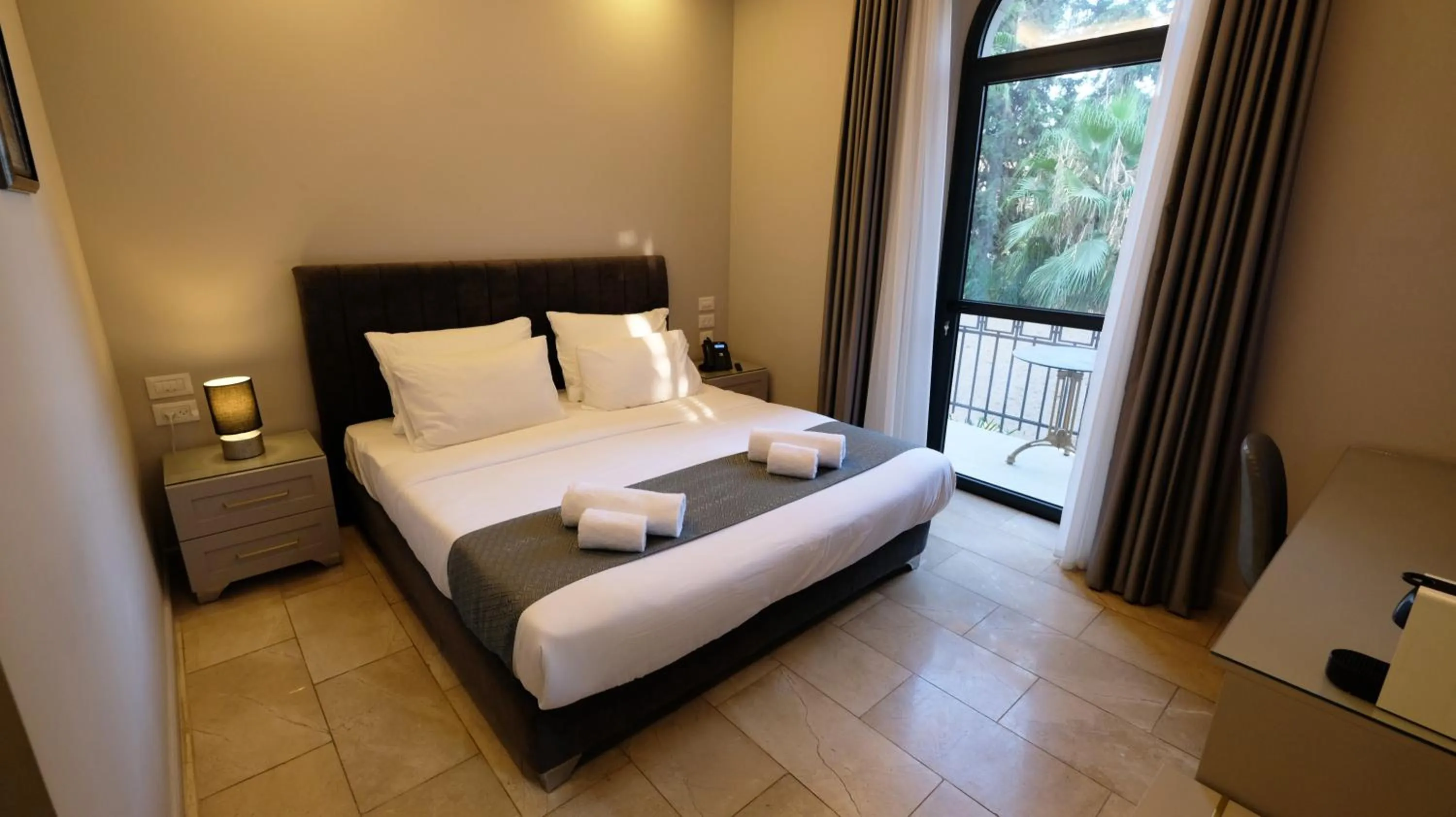 Photo of the whole room, Bed in All Seasons Boutique Hotel - Jerusalem