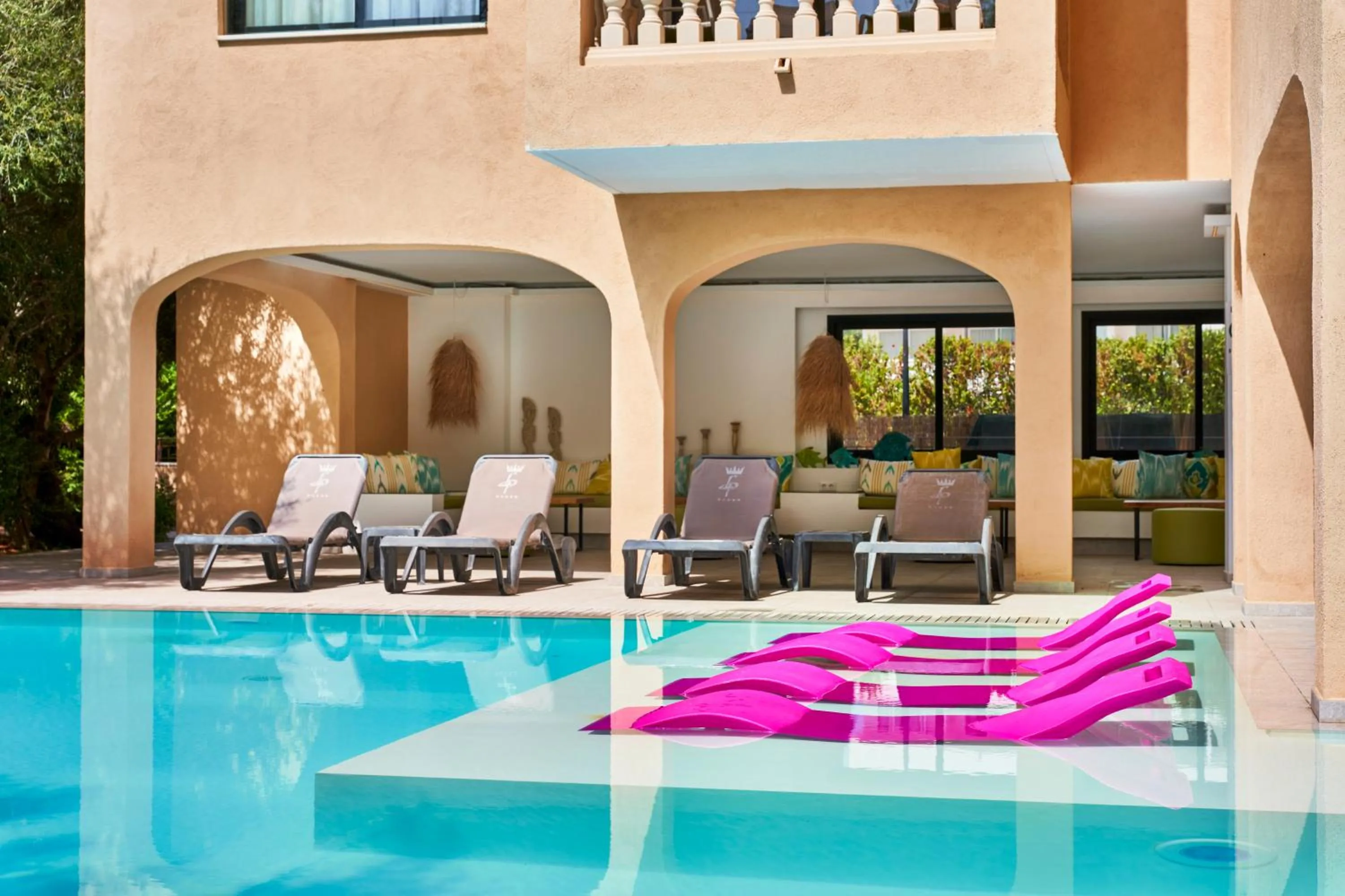 Swimming pool in Apartamentos Sinfony