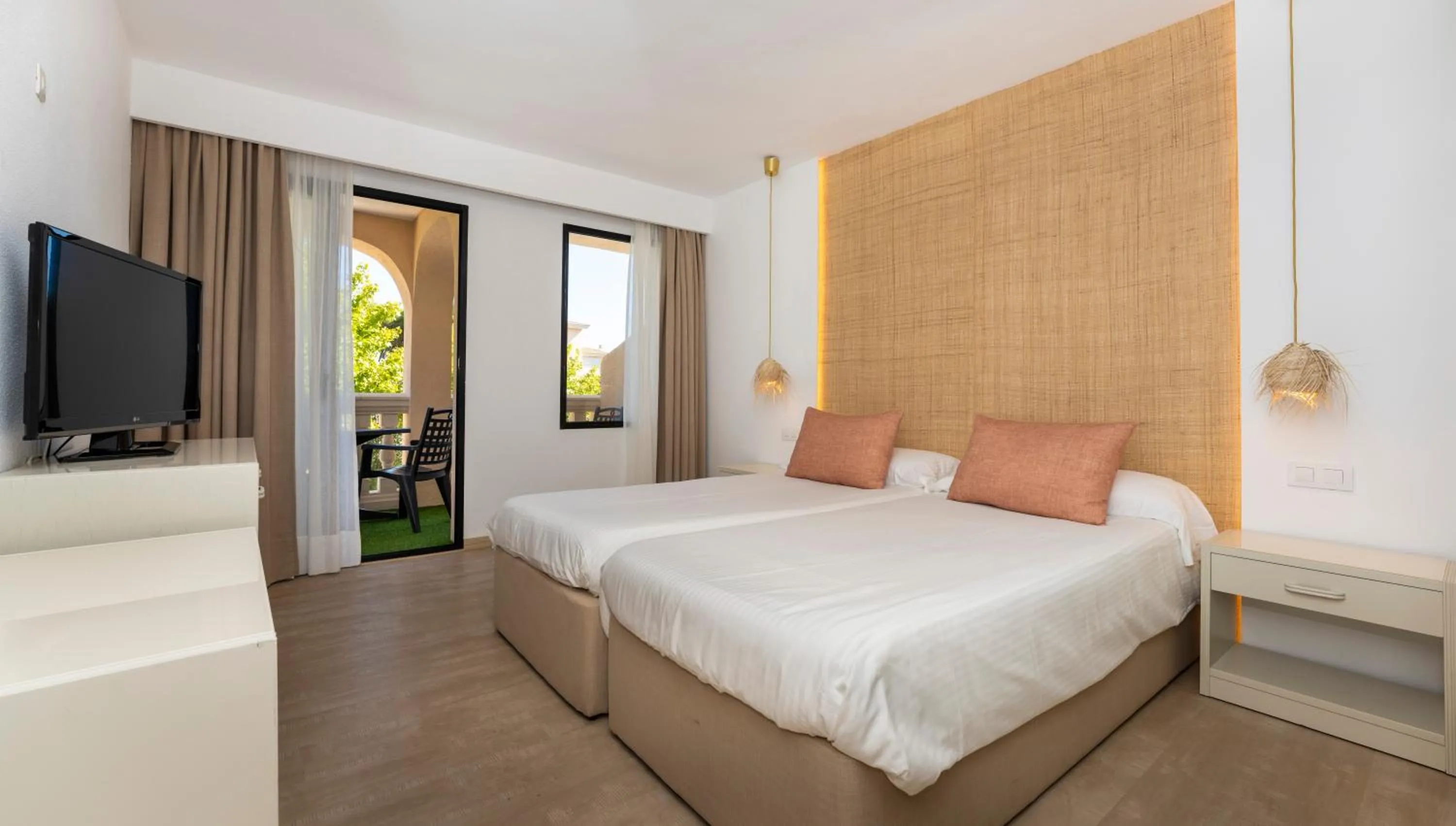 Bed in Apartamentos Sinfony