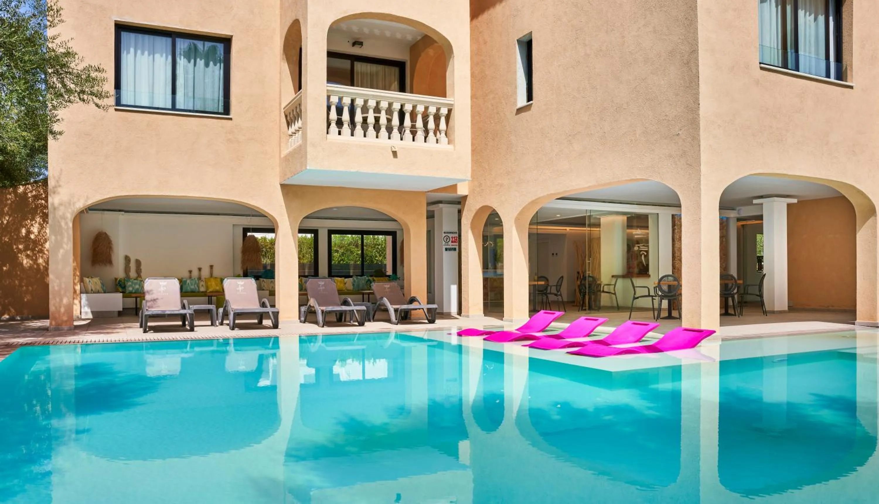 Swimming pool in Apartamentos Sinfony