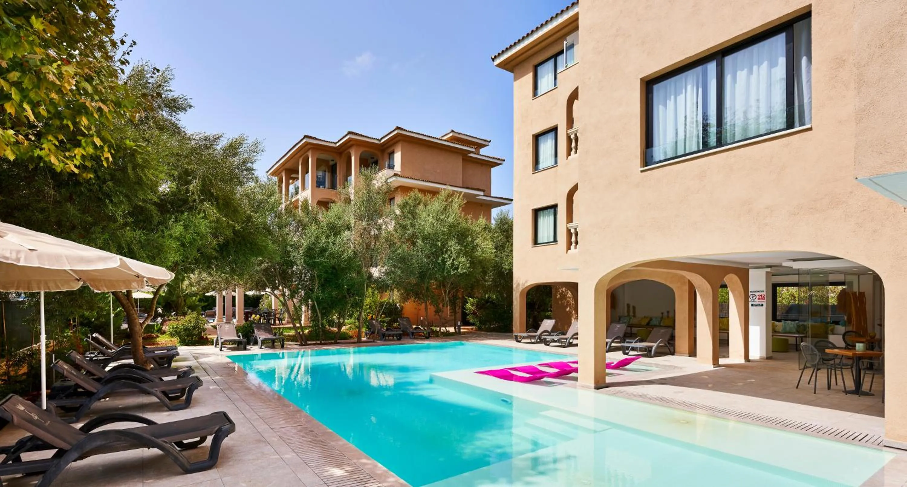 Swimming pool in Apartamentos Sinfony