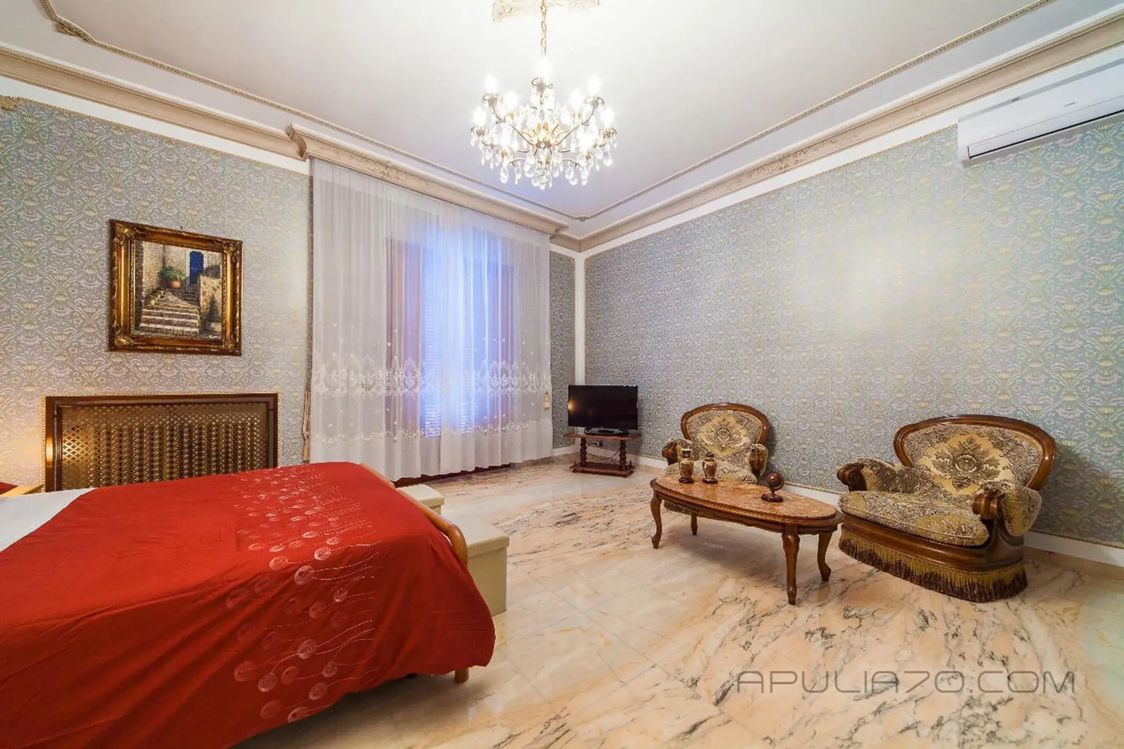 TV and multimedia, Bed in Apulia 70 Holidays - Suites & Experiences TV and multimedia, Bed in Apulia 70 Holidays - Suites & Experiences