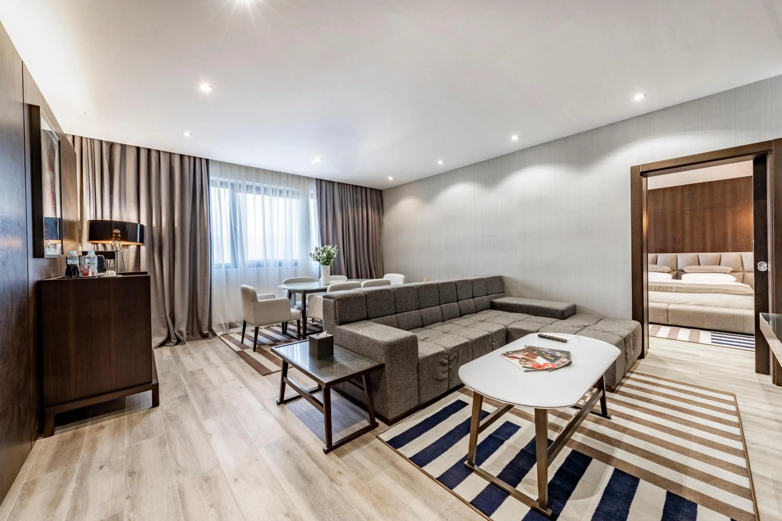 Living room, Bed in Riviera Royal Hotel