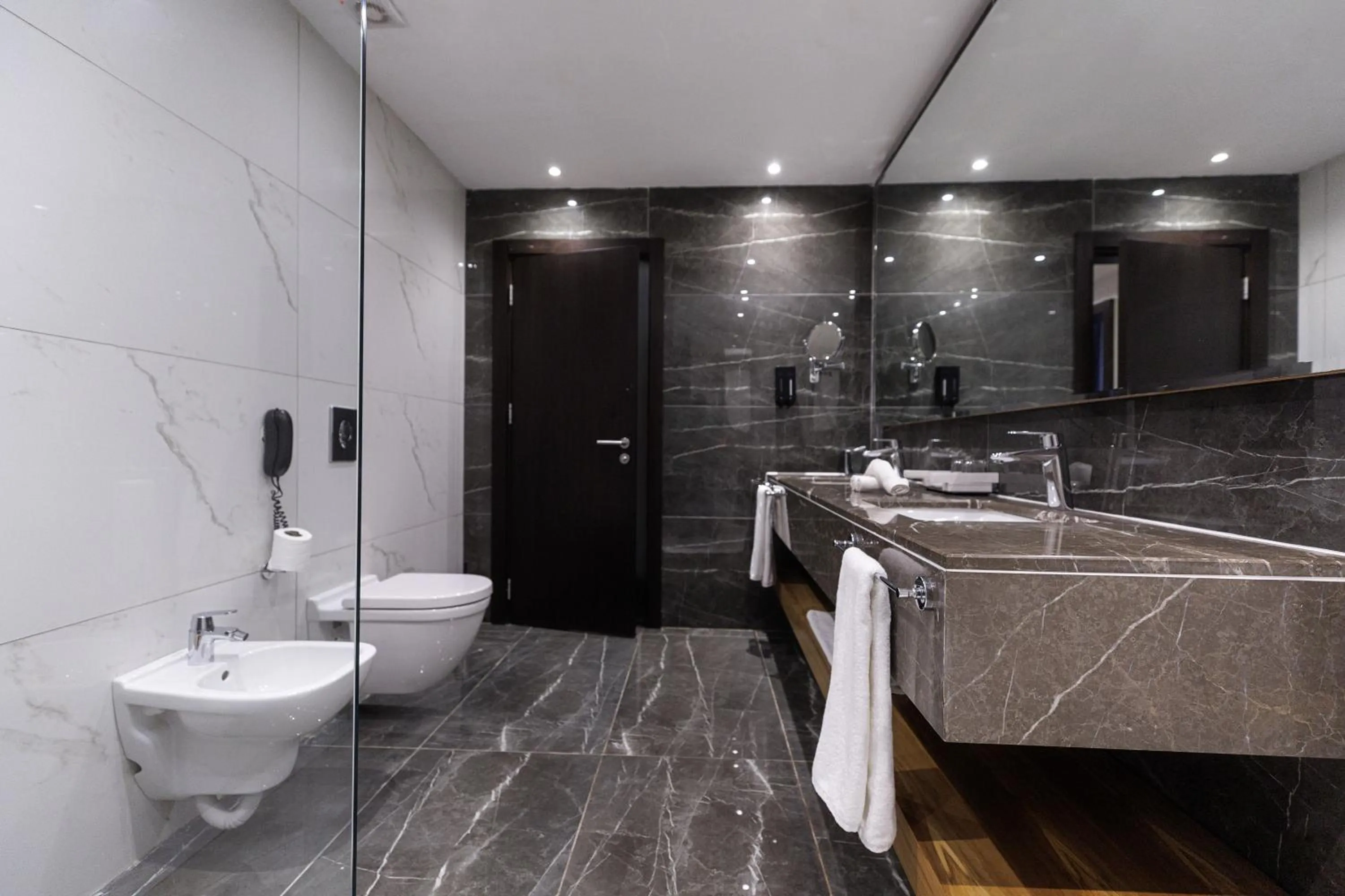 Shower in Riviera Royal Hotel