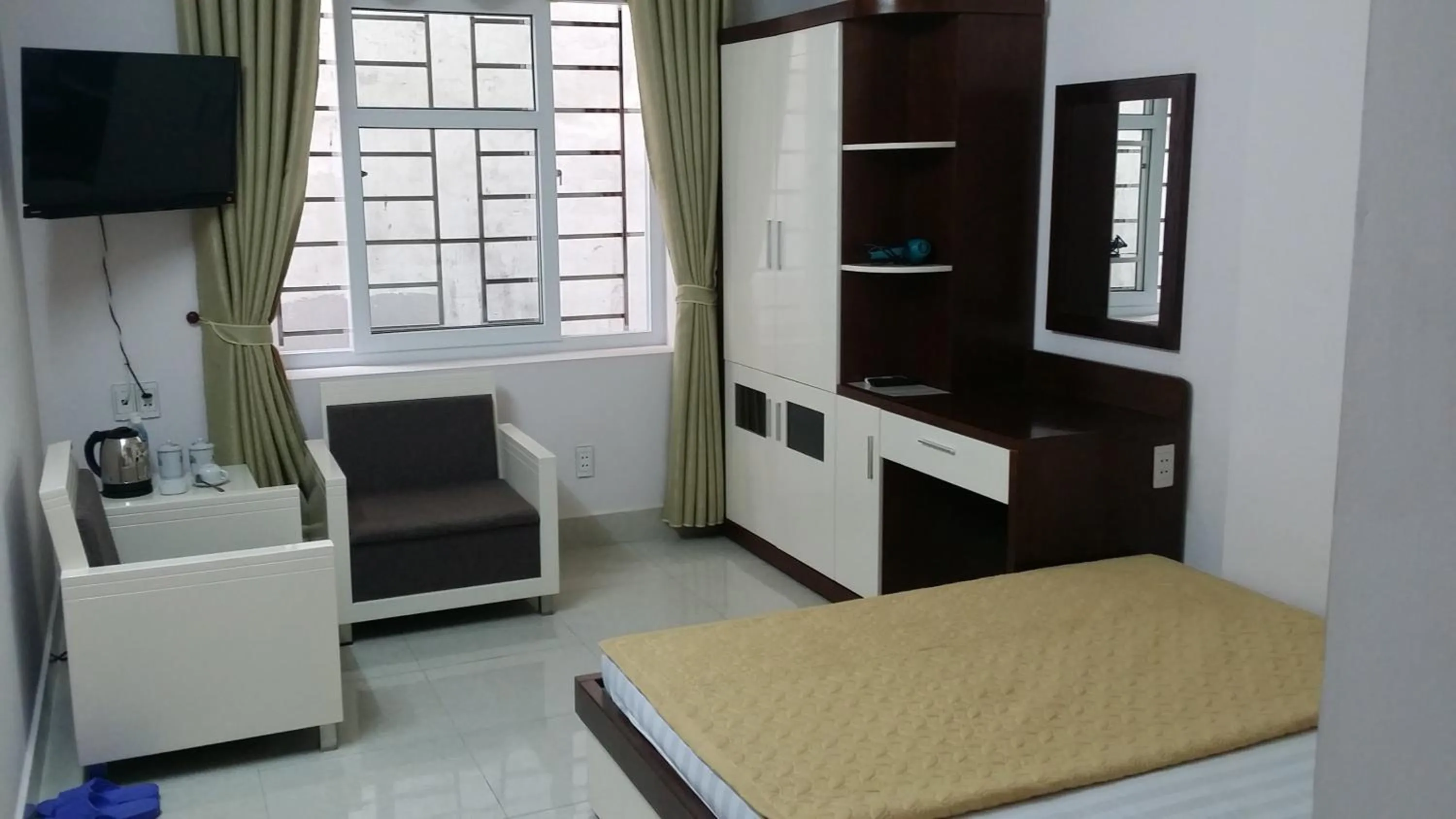 Seating area, Bed in The Light Hotel