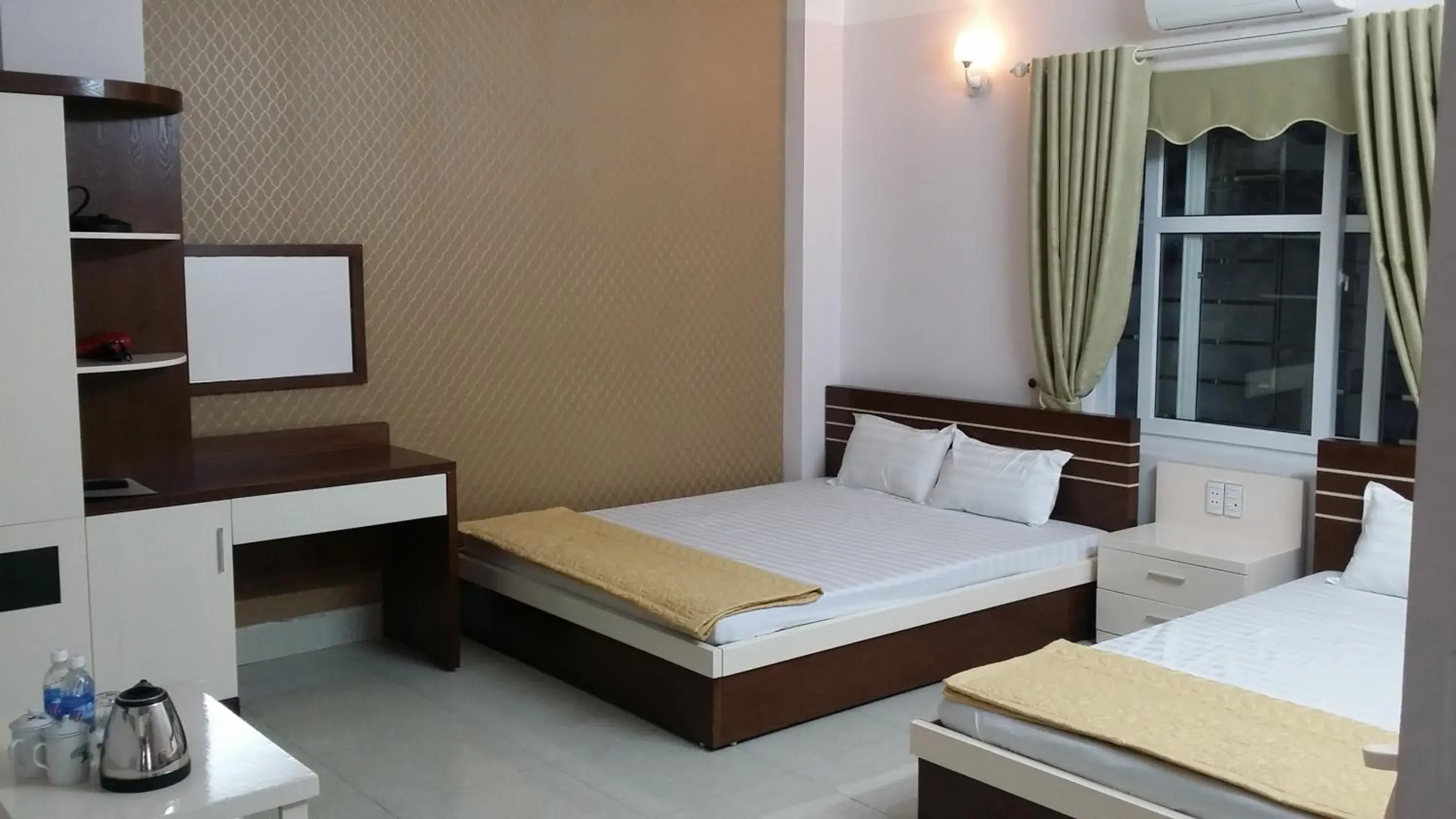 Economy Quadruple Room in The Light Hotel Economy Quadruple Room in The Light Hotel