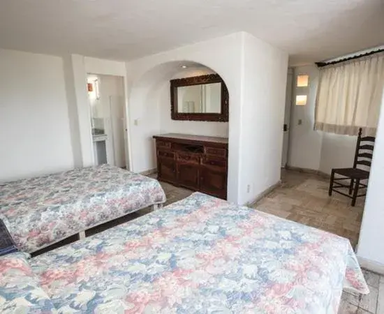 Two-Bedroom Villa #107 in Hotel Villas Los Angeles Two-Bedroom Villa #107 in Hotel Villas Los Angeles