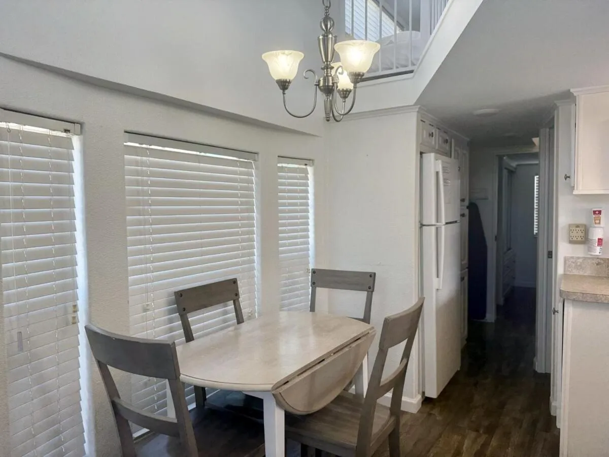 Dining area in Sun Outdoors Marathon