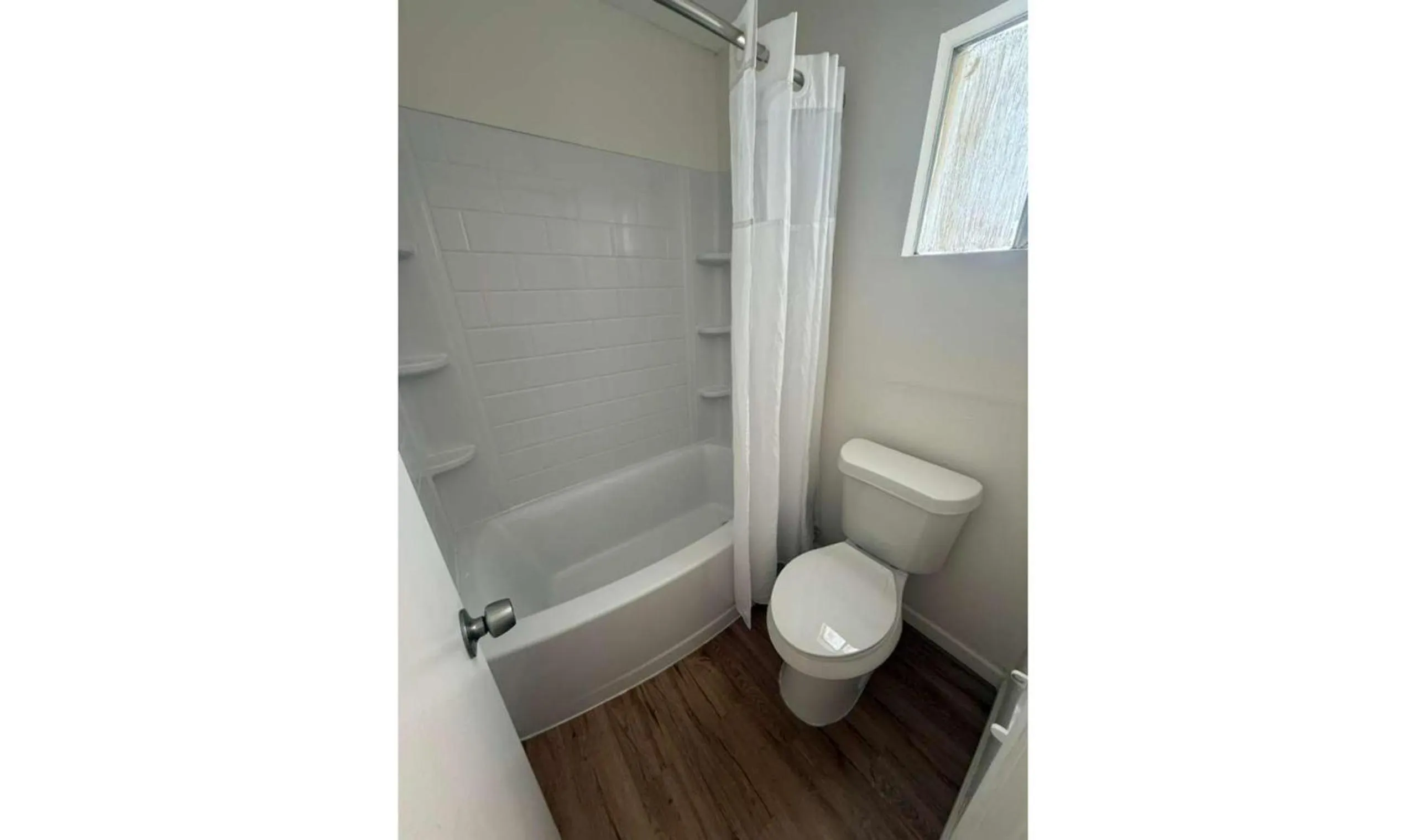 Bathroom in Cannon Inn By Capital O Gonzales Tx