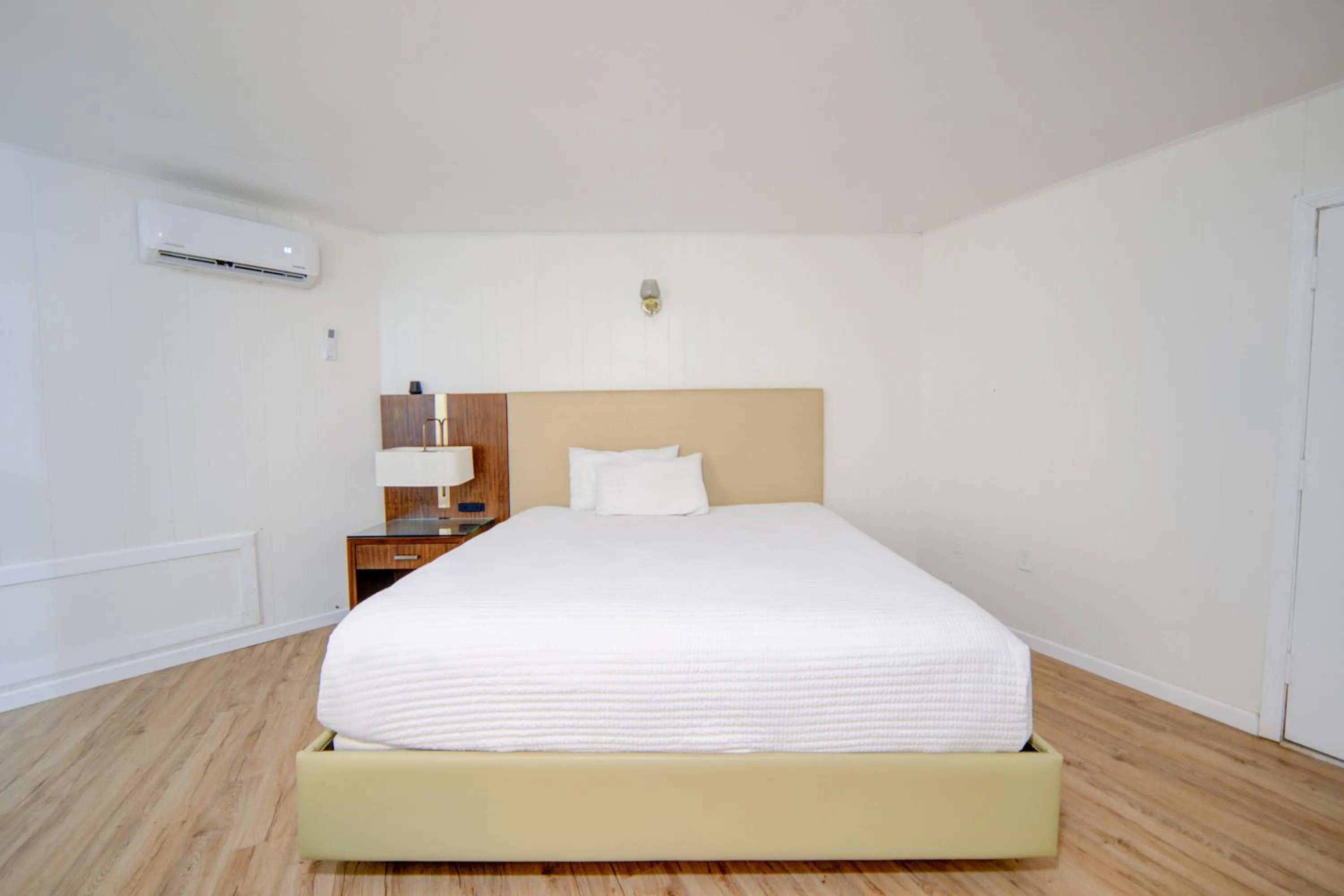 Bedroom, Bed in Cannon Inn By Capital O Gonzales Tx