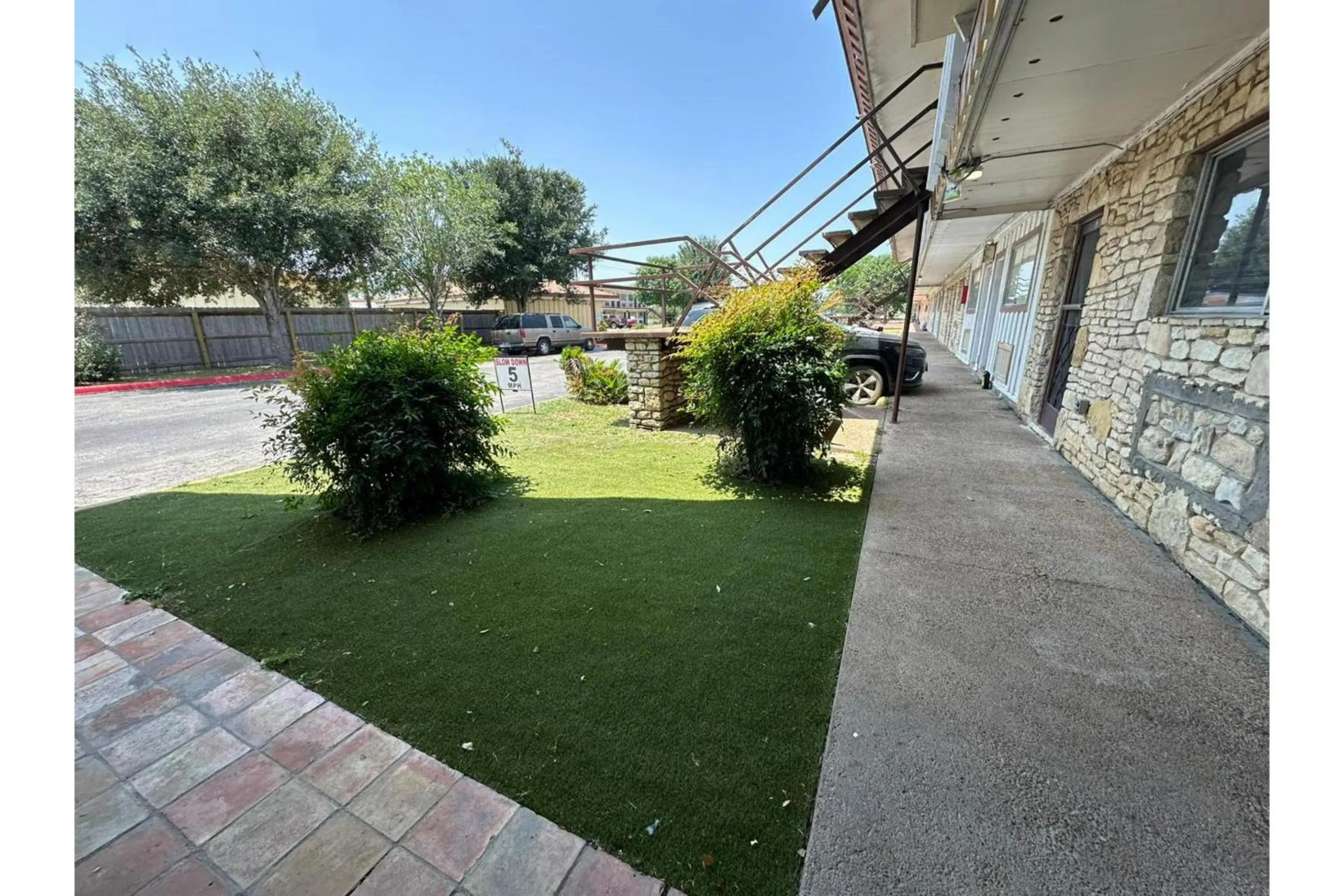 Garden in Cannon Inn By Capital O Gonzales Tx