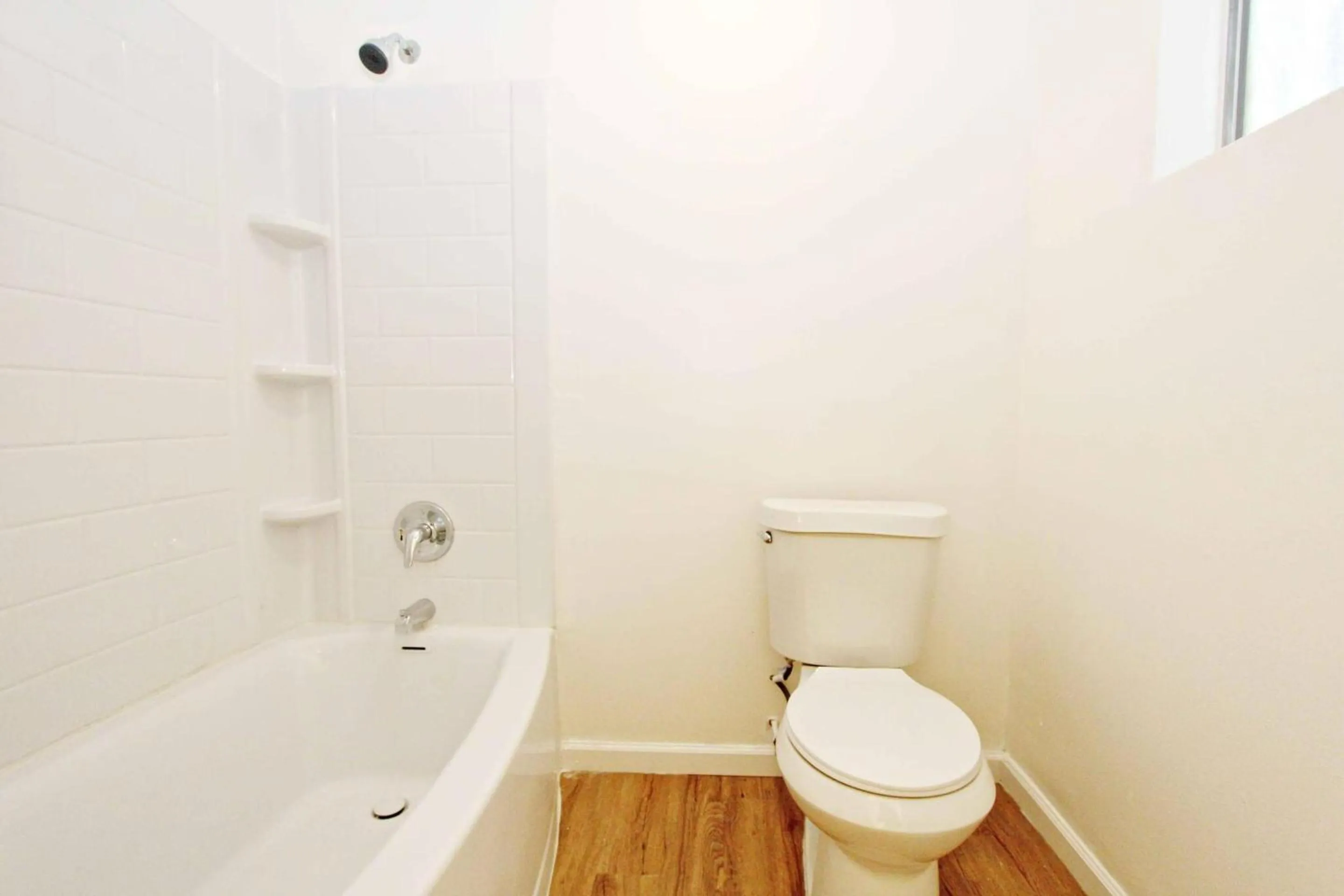 Bathroom in Cannon Inn By Capital O Gonzales Tx