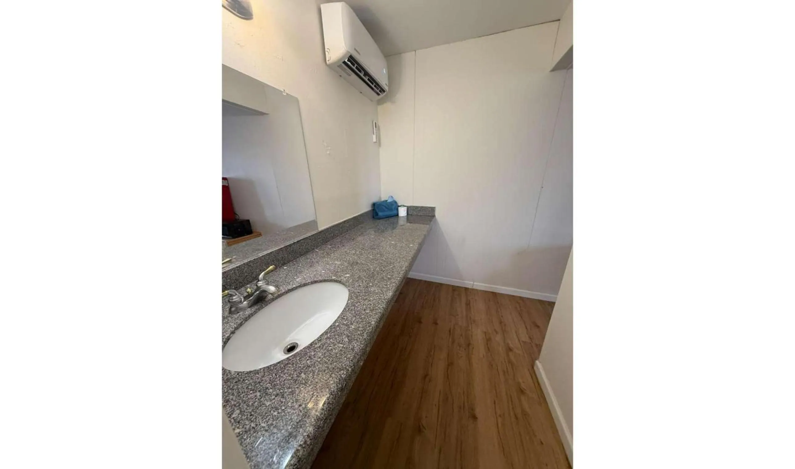 Bathroom in Cannon Inn By Capital O Gonzales Tx