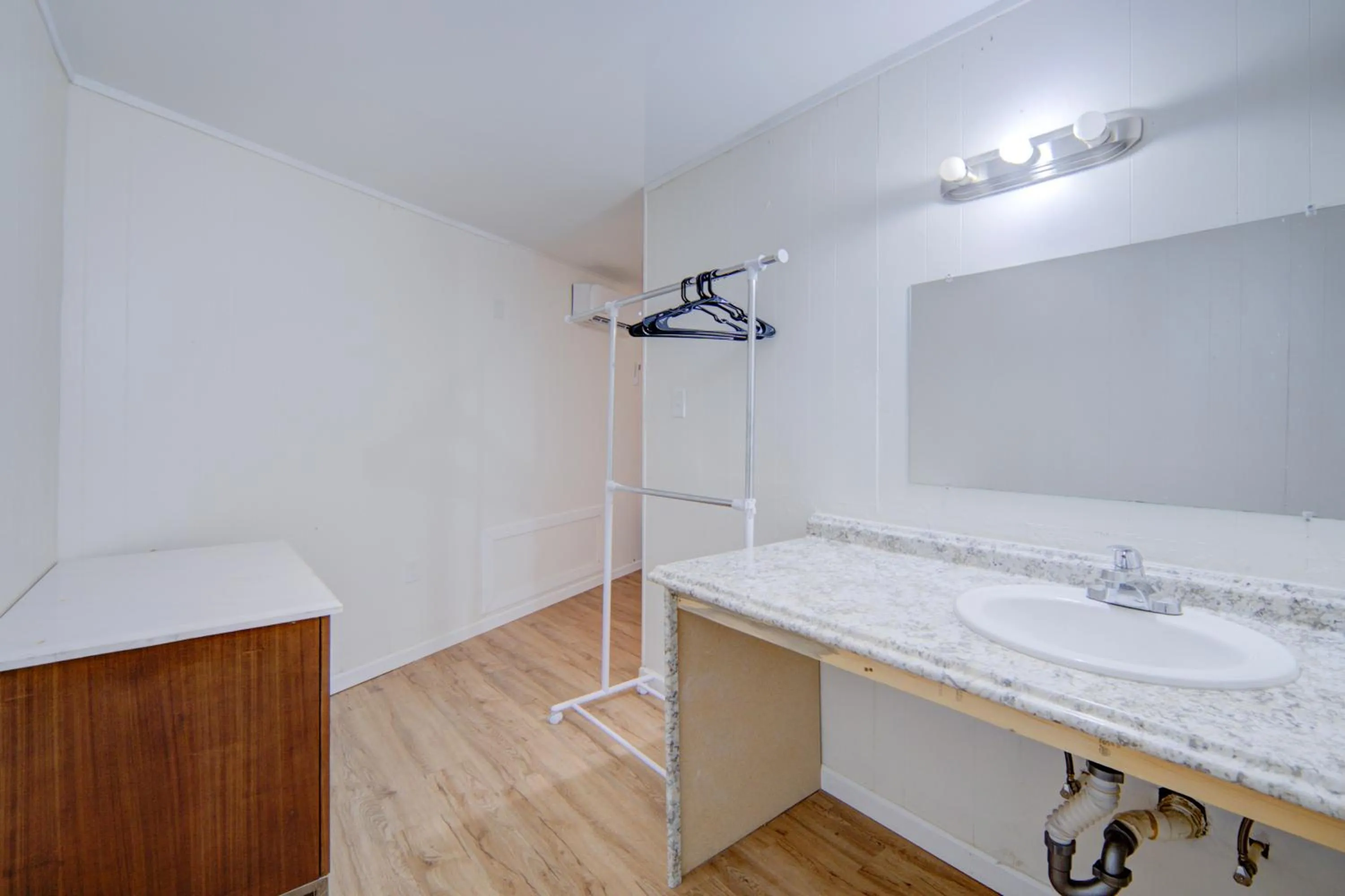 Bathroom in Cannon Inn By Capital O Gonzales Tx