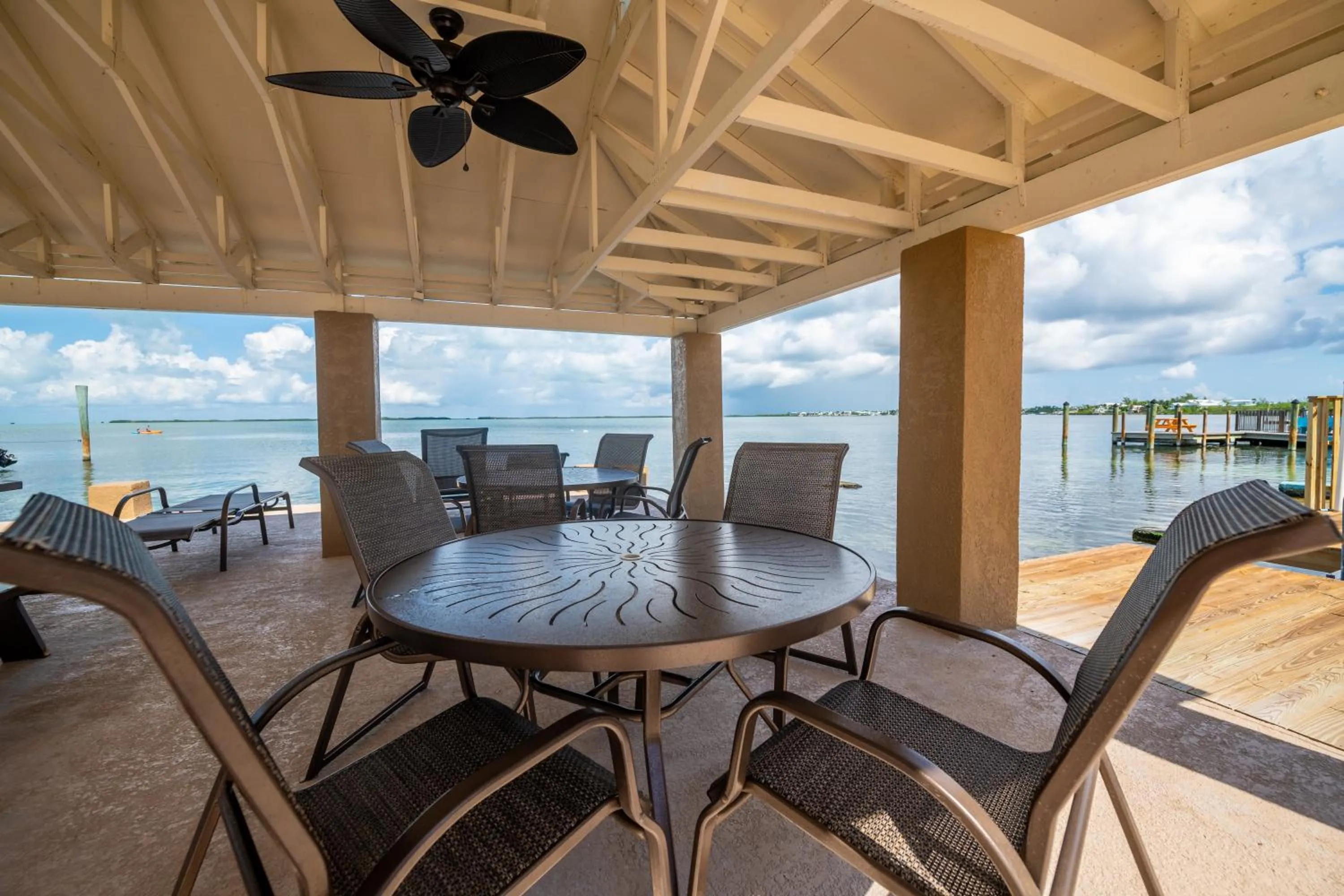 Seating area in Sun Outdoors Key Largo