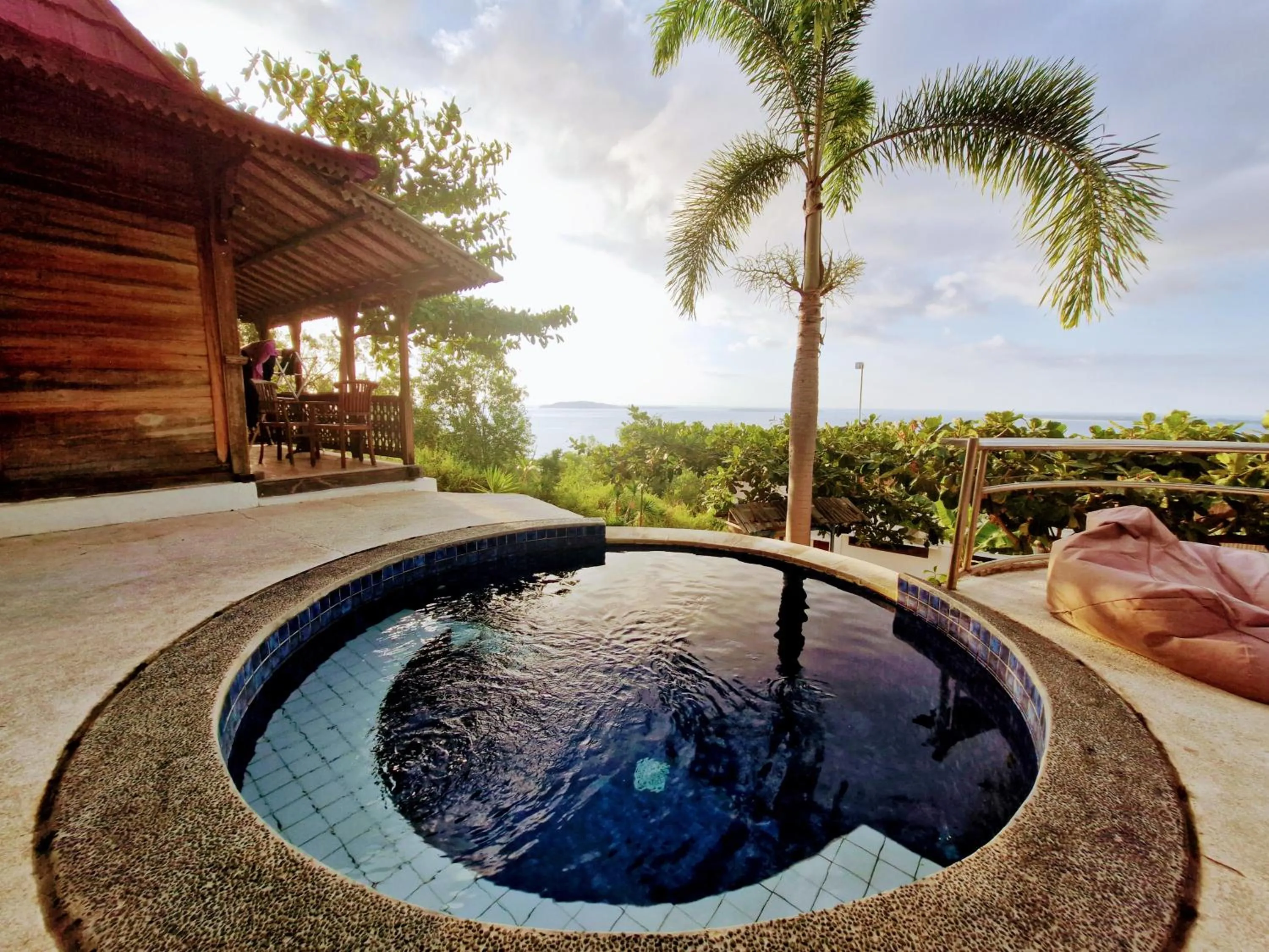 Swimming pool in Villa Bakso Mentigi