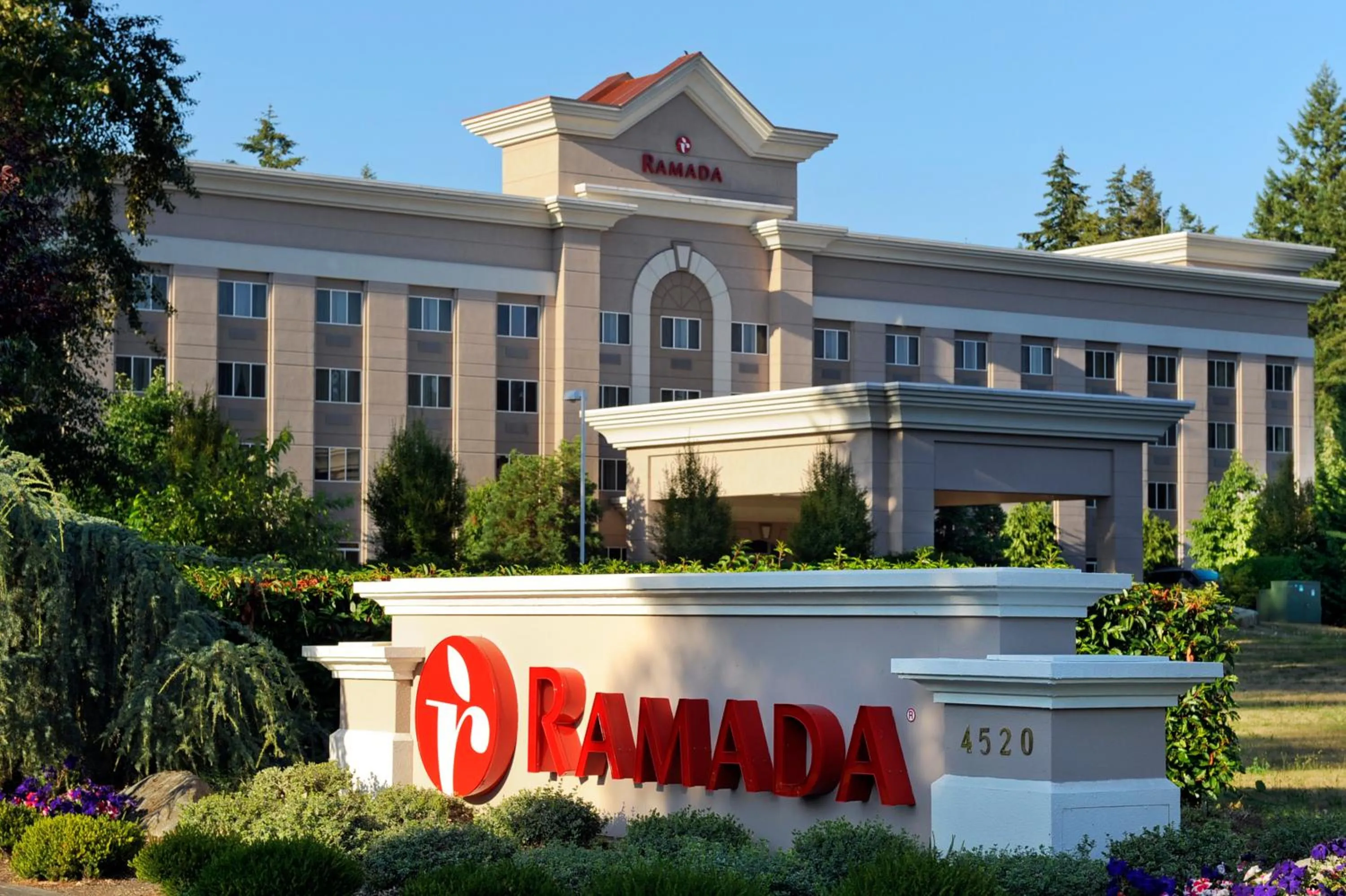 Facade/entrance in Ramada by Wyndham Olympia