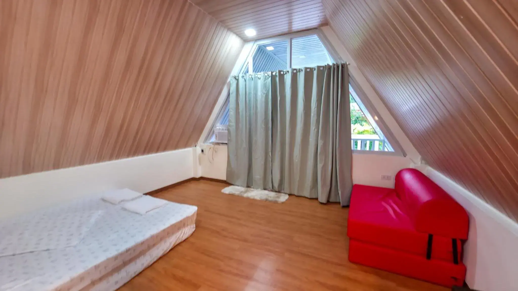 Standard Twin Room with Sofa in Mariden Resort & Homestay Siargao Standard Twin Room with Sofa in Mariden Resort & Homestay Siargao