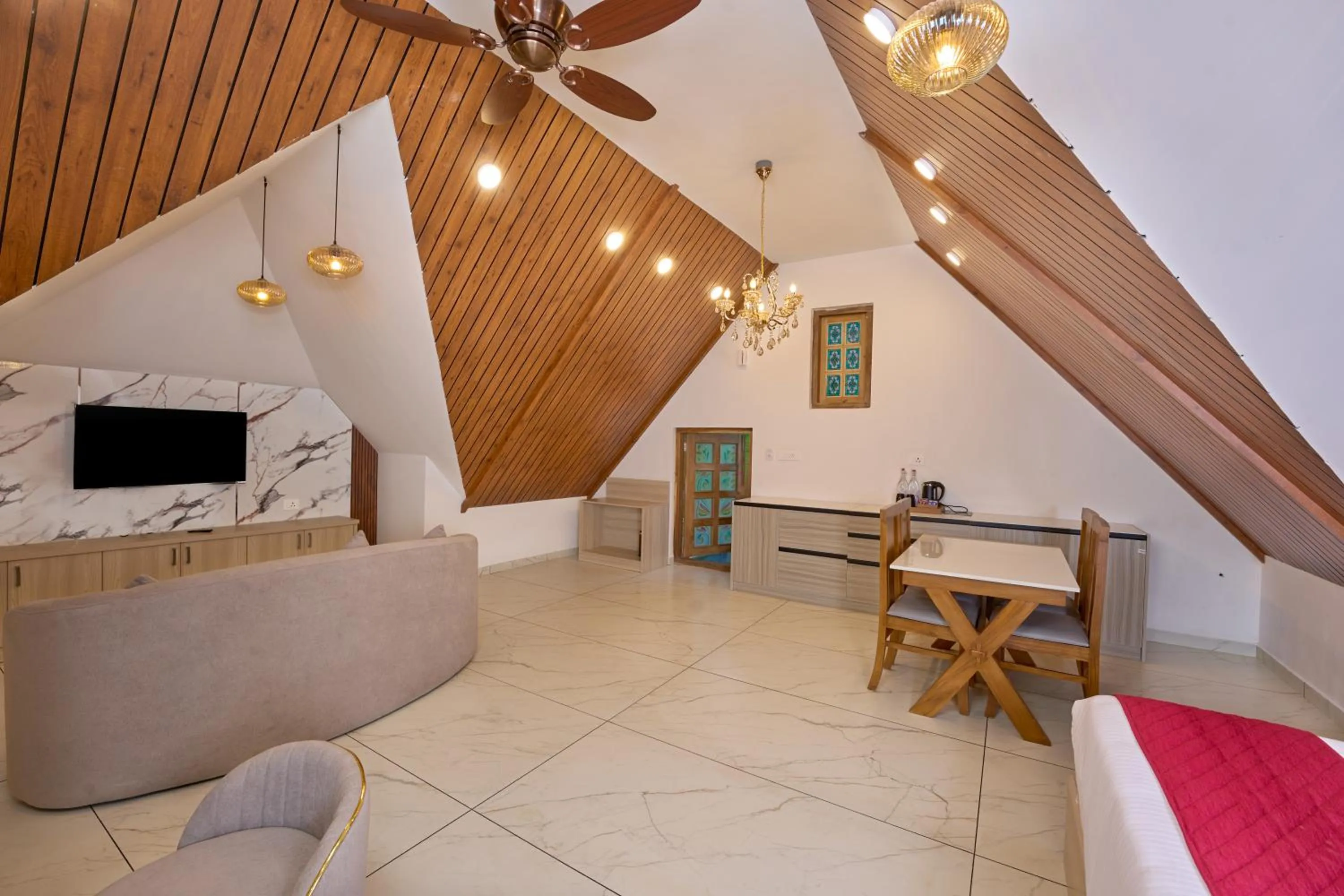 TV and multimedia in The Planet Munnar