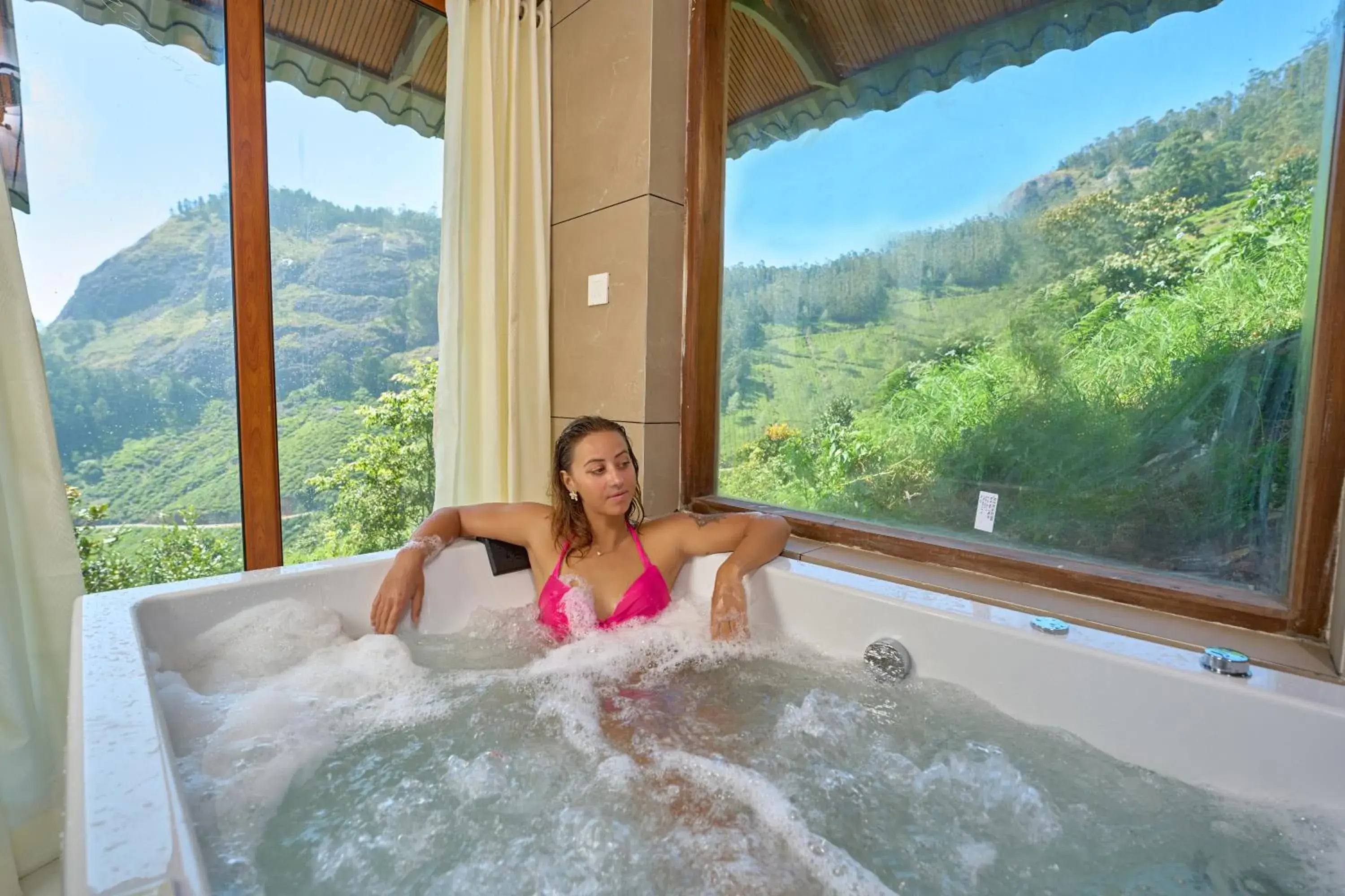 Jacuzzi Room in The Planet Munnar Jacuzzi Room in The Planet Munnar