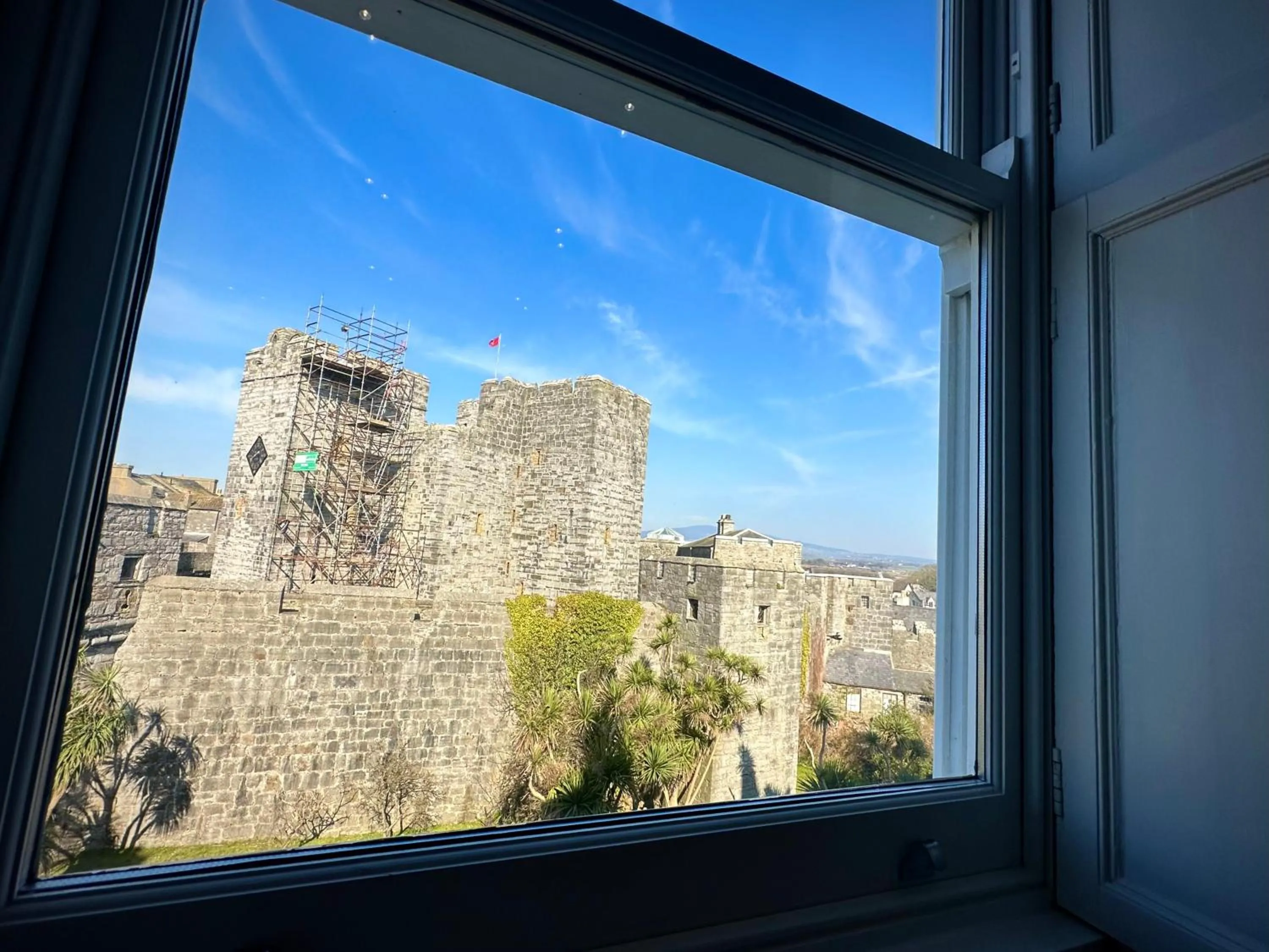 Day in Halvard Apartments at Castletown