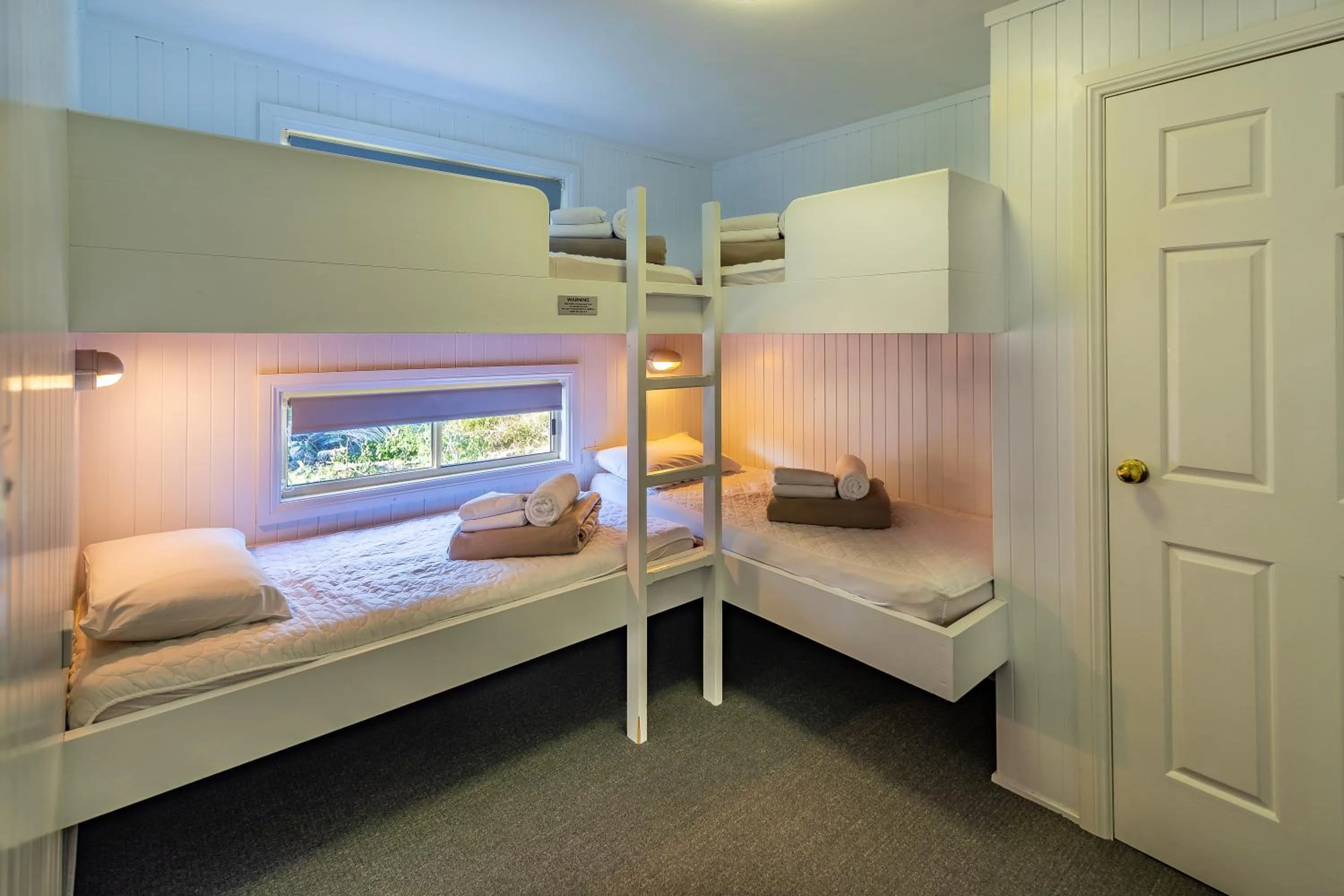 bunk bed, Bed in Ingenia Holidays One Mile Beach
