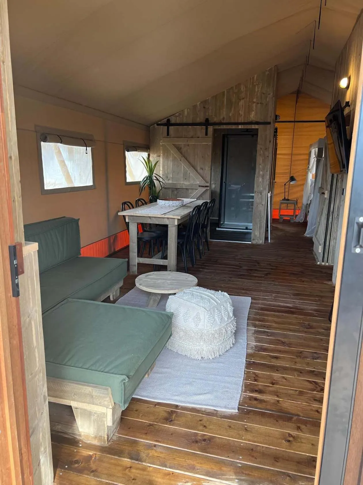 Living room, Bed in Ingenia Holidays One Mile Beach