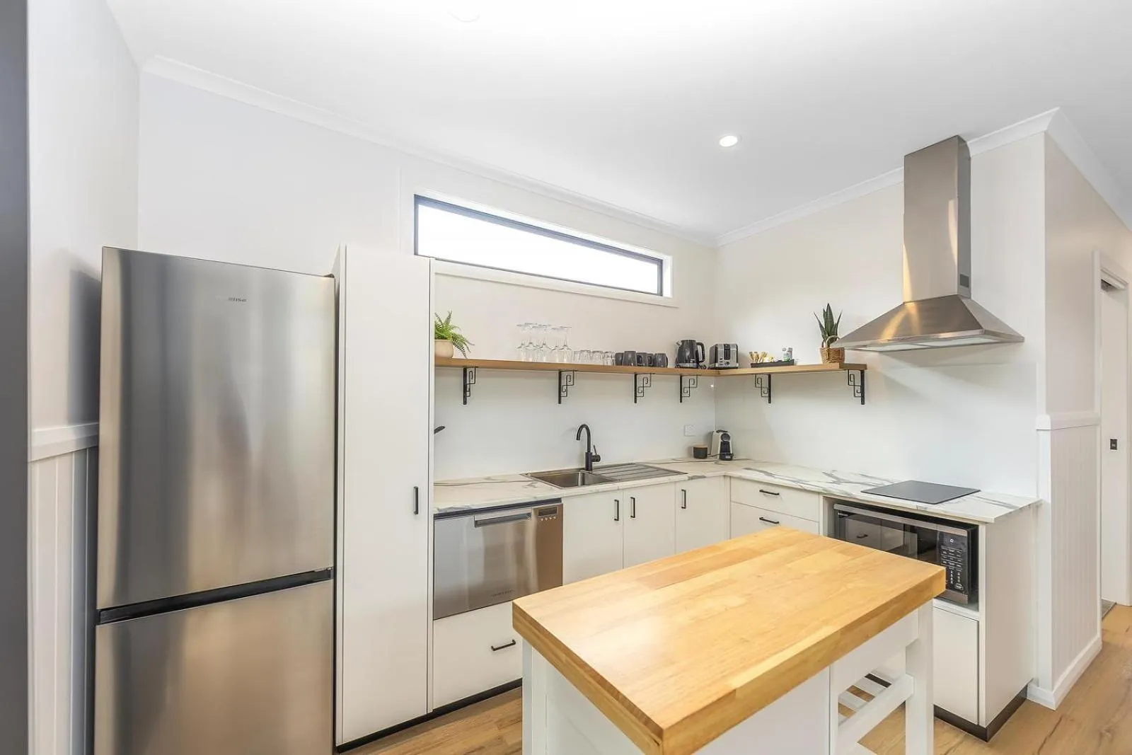 Kitchen or kitchenette in Ingenia Holidays One Mile Beach