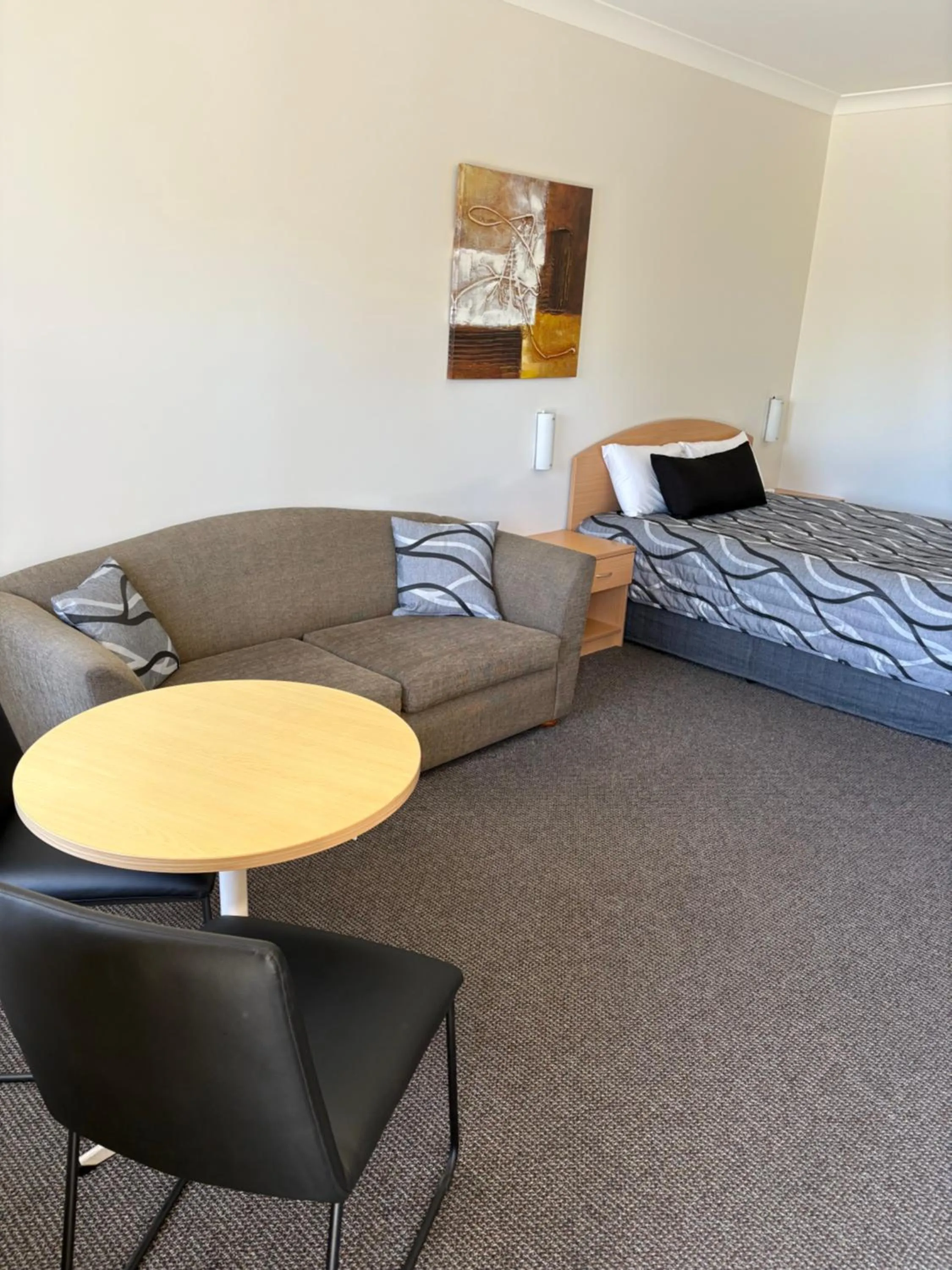 Bed in Golden Guitar Motor Inn