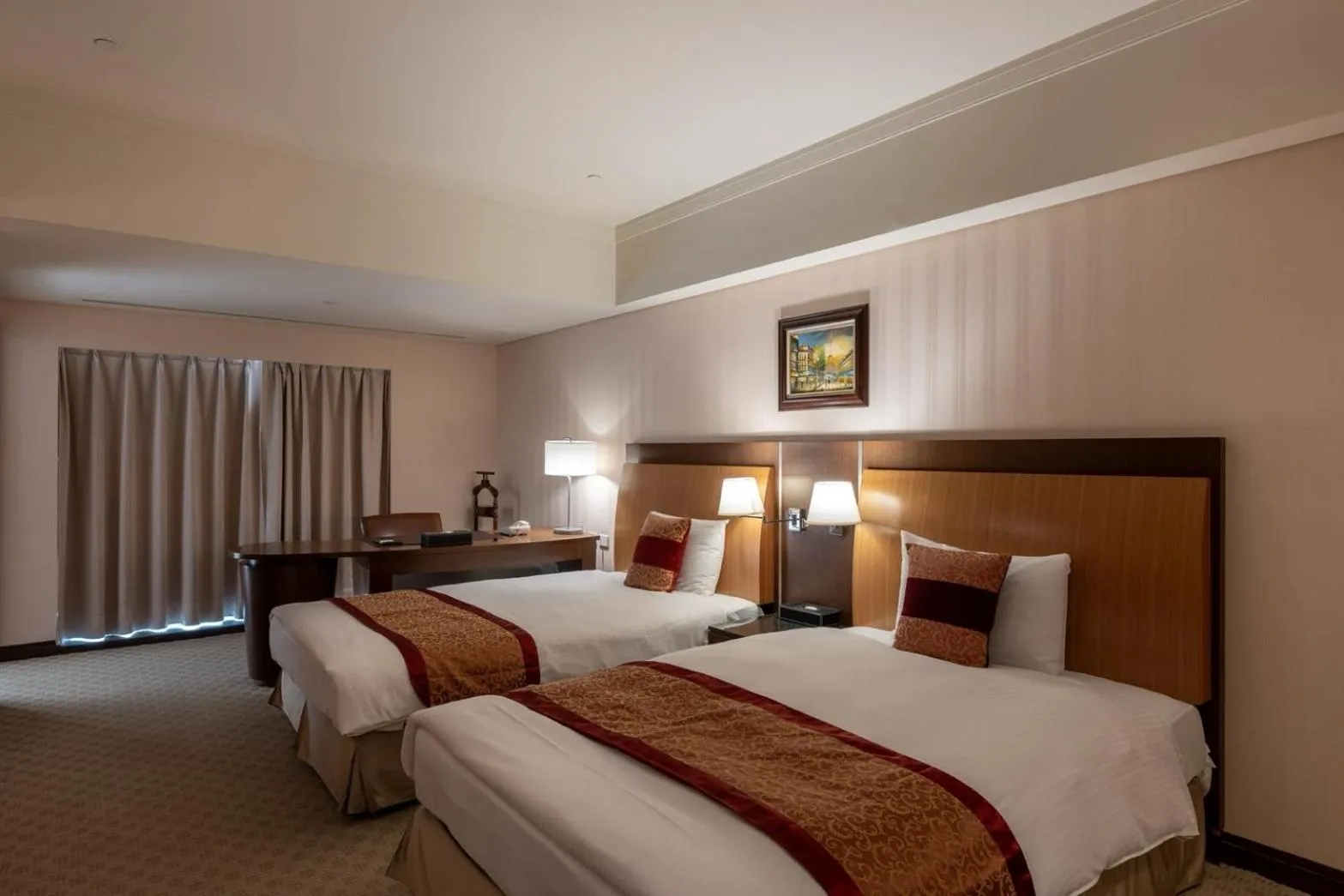 Bed in Evergreen Plaza Hotel - Tainan