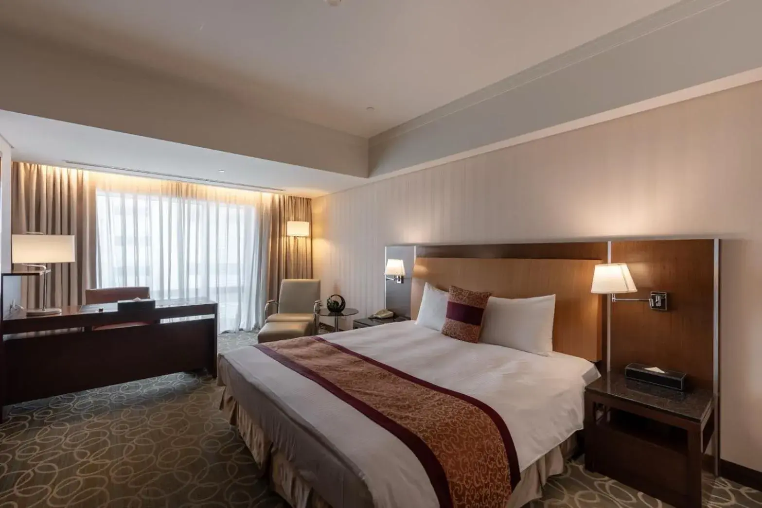 Bed in Evergreen Plaza Hotel - Tainan Bed in Evergreen Plaza Hotel - Tainan
