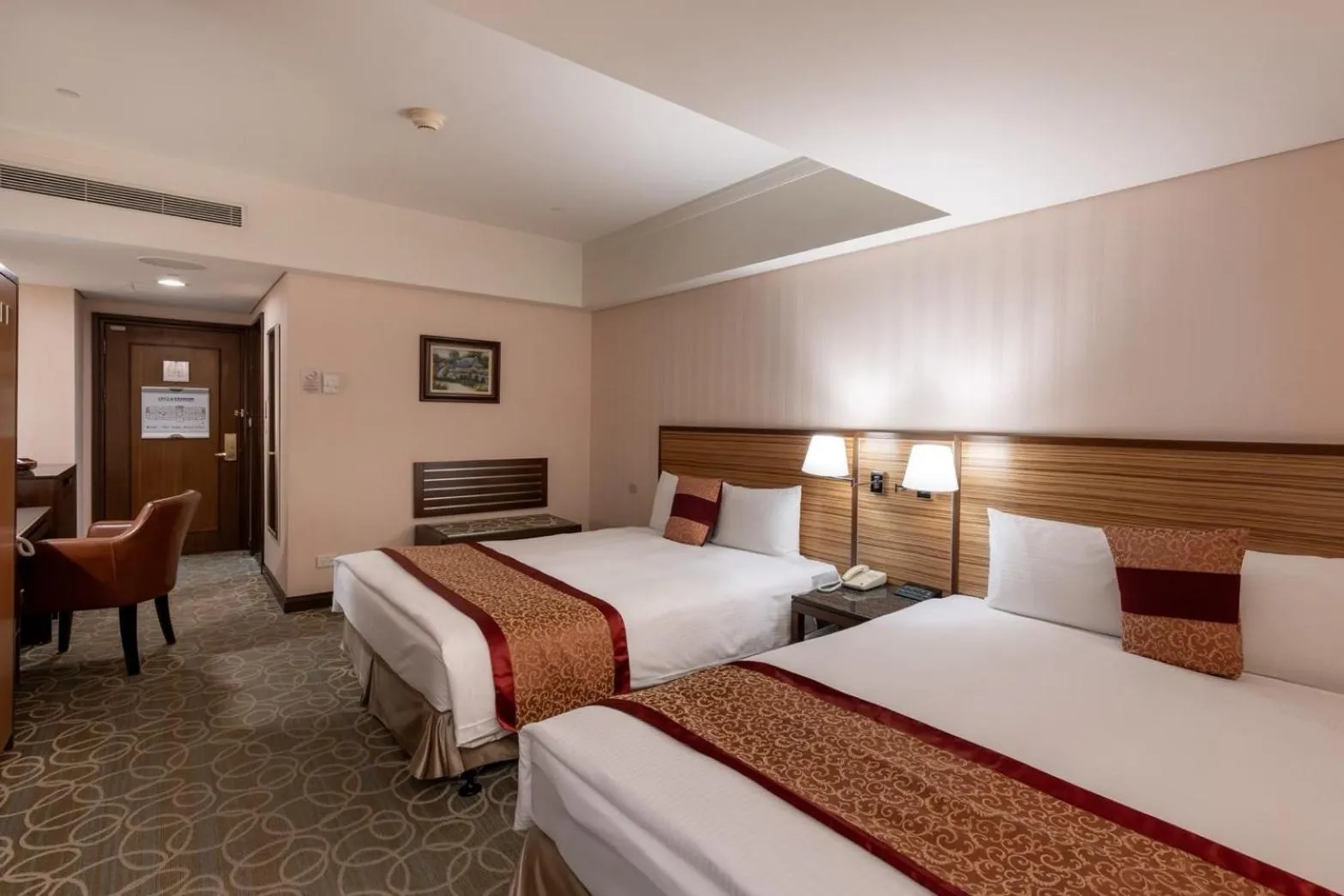 Bed in Evergreen Plaza Hotel - Tainan