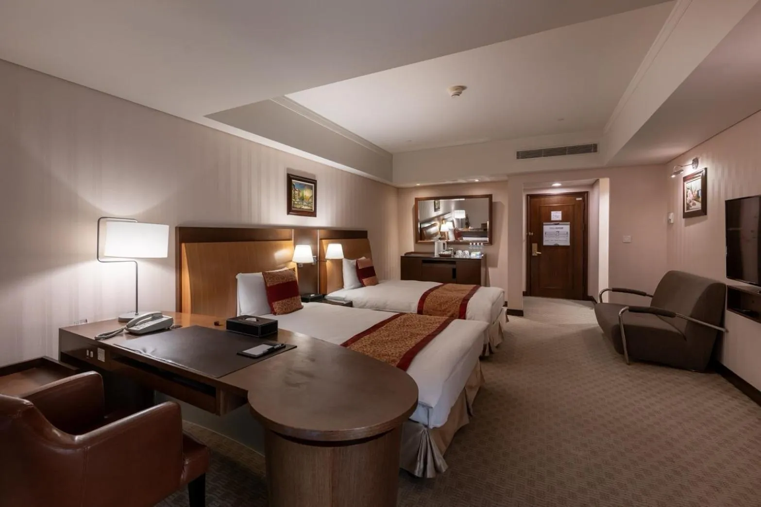 Bedroom in Evergreen Plaza Hotel - Tainan