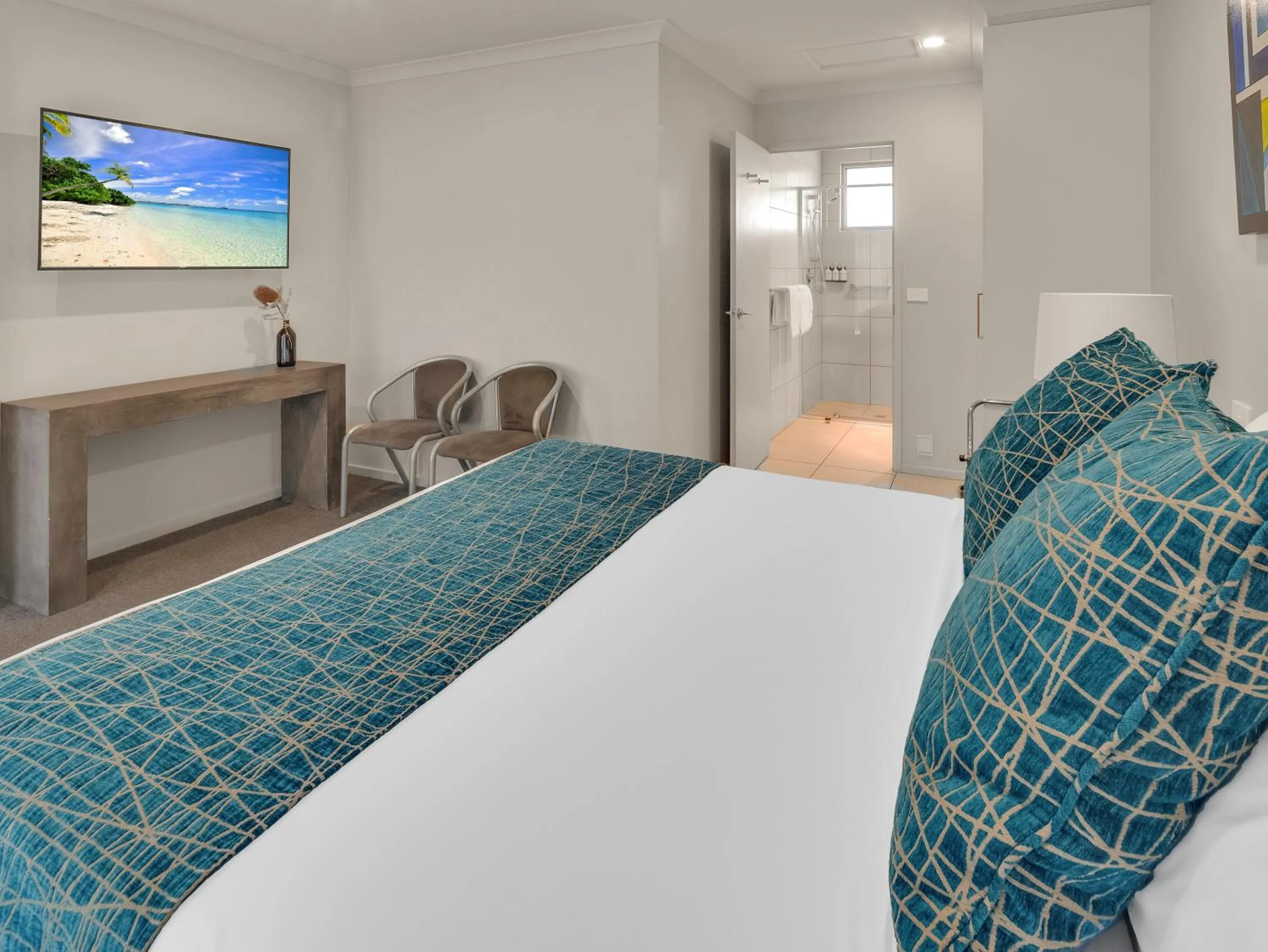 Bed in BIG4 Ingenia Holidays Queenscliff Beacon