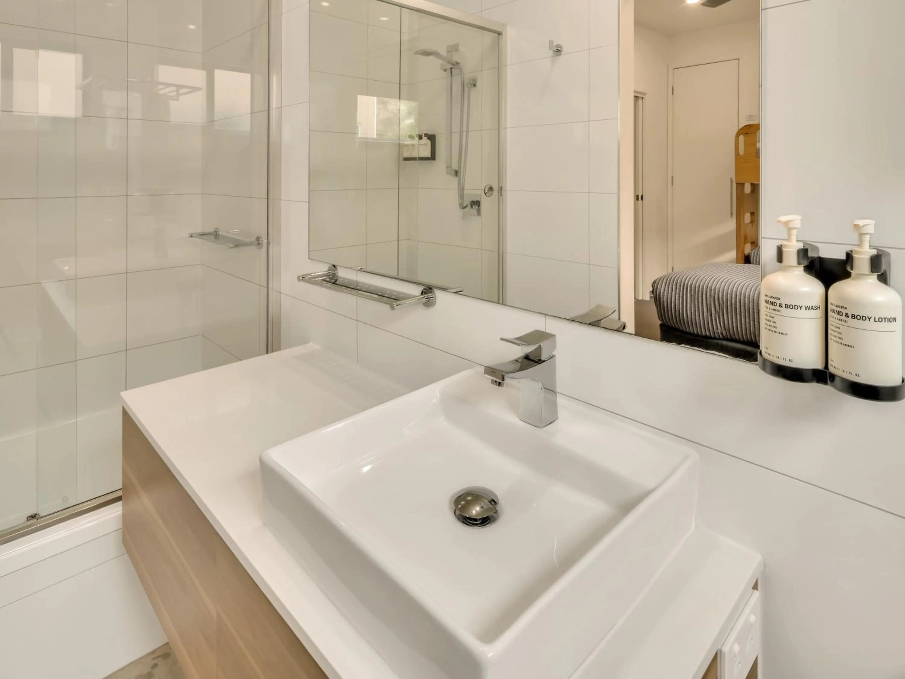 Shower in BIG4 Ingenia Holidays Queenscliff Beacon