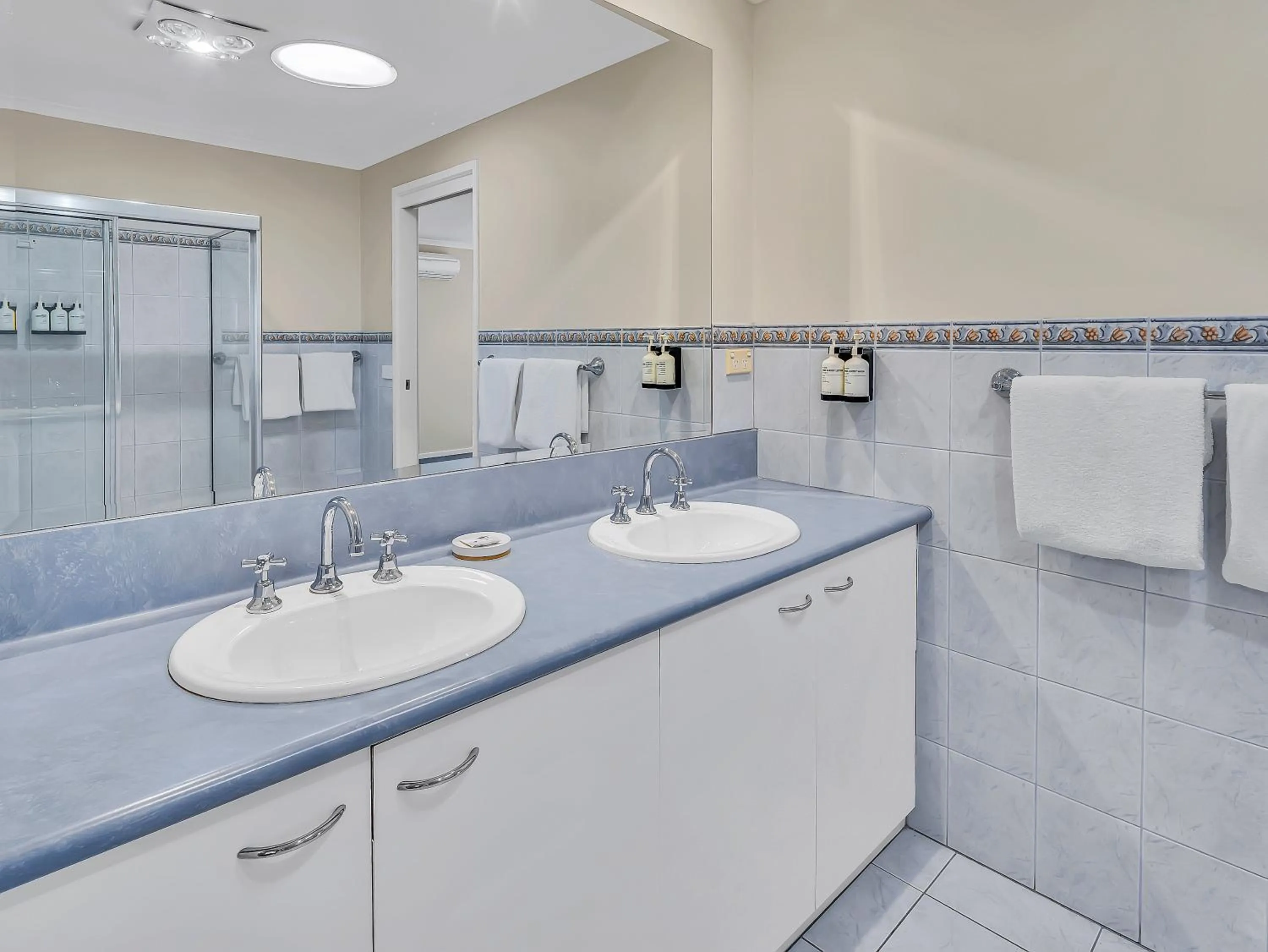 Bathroom in BIG4 Ingenia Holidays Queenscliff Beacon