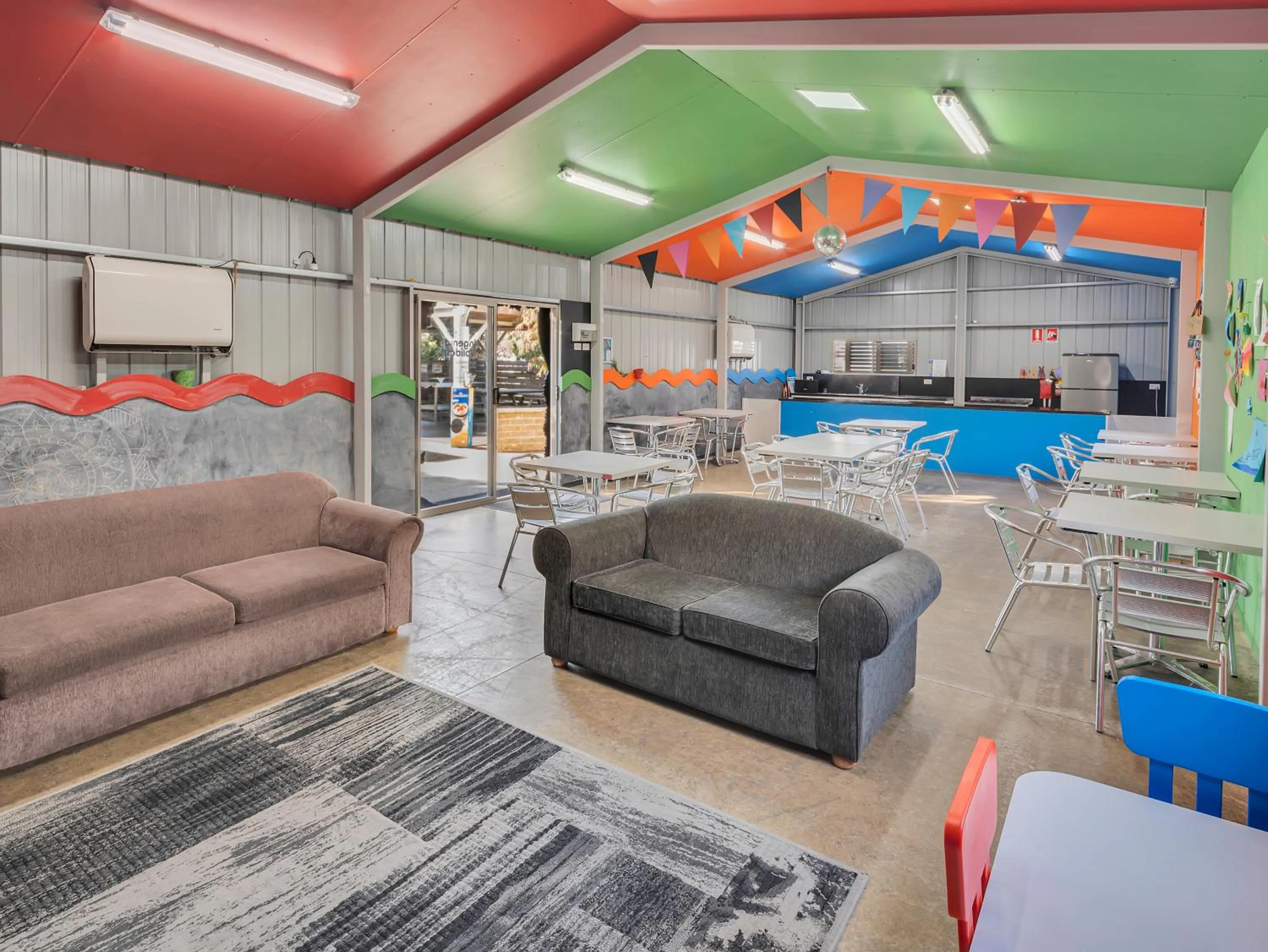 Communal lounge/ TV room in BIG4 Ingenia Holidays Queenscliff Beacon