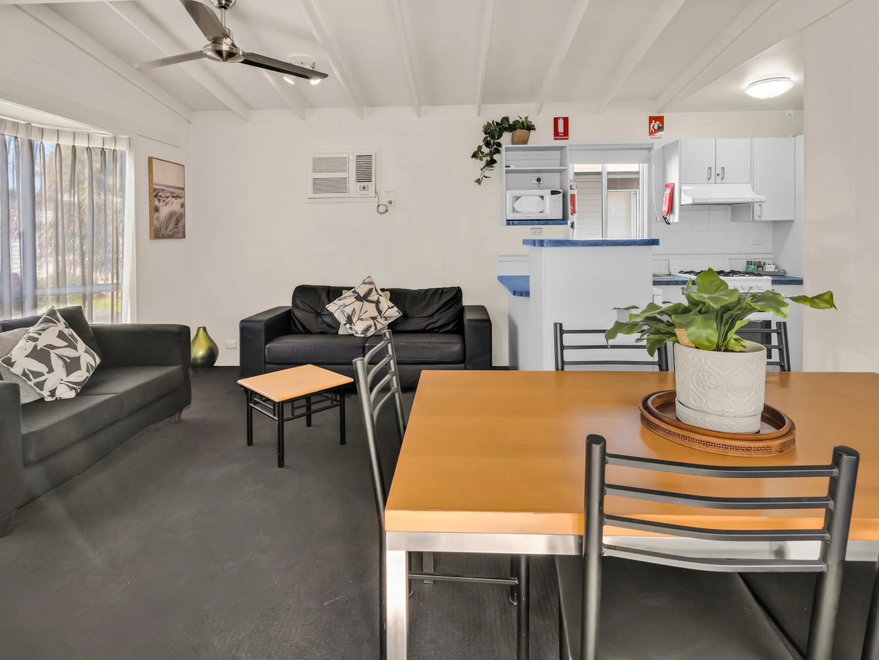 Kitchen or kitchenette in BIG4 Ingenia Holidays Queenscliff Beacon