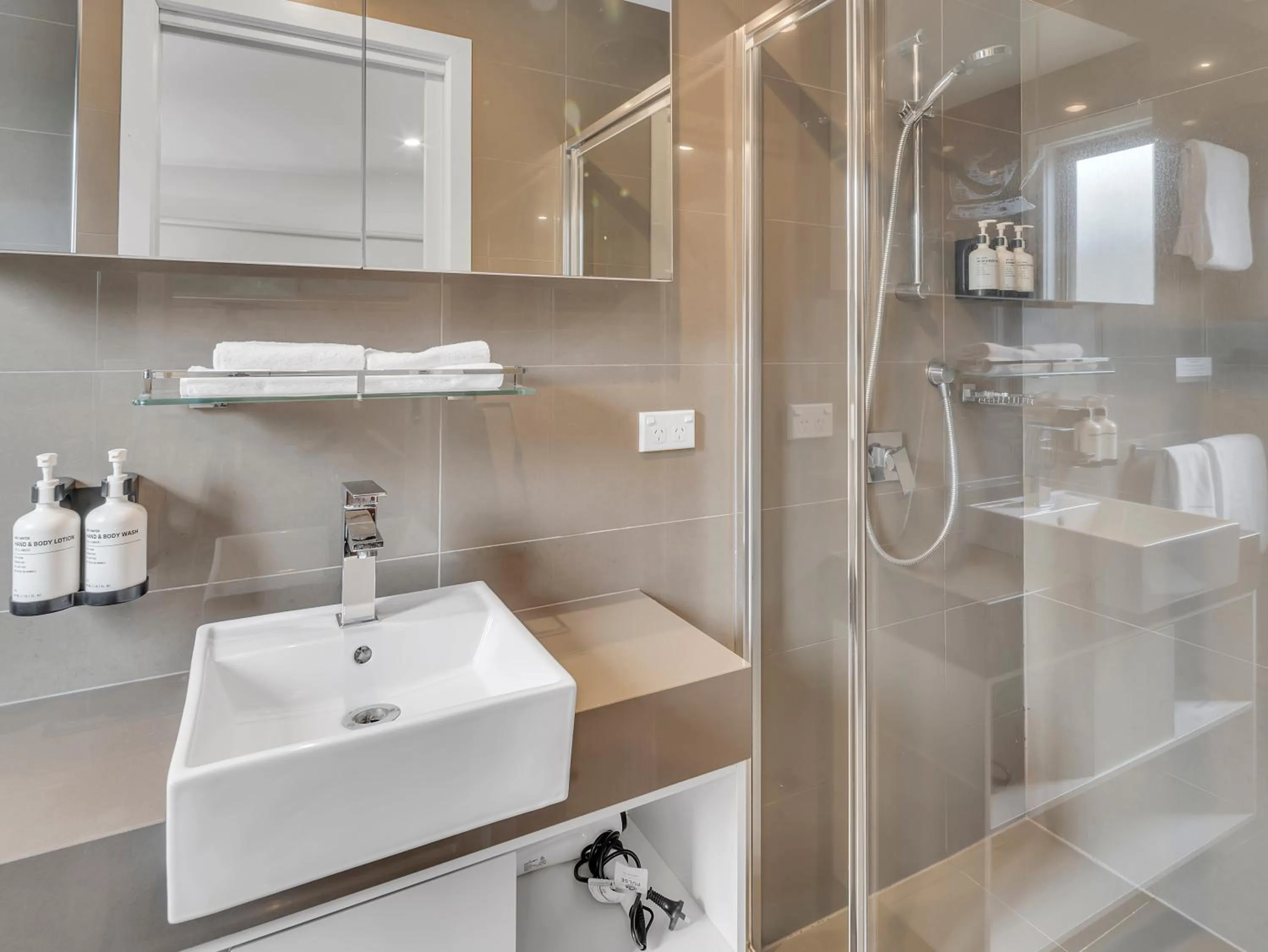 Shower in BIG4 Ingenia Holidays Queenscliff Beacon