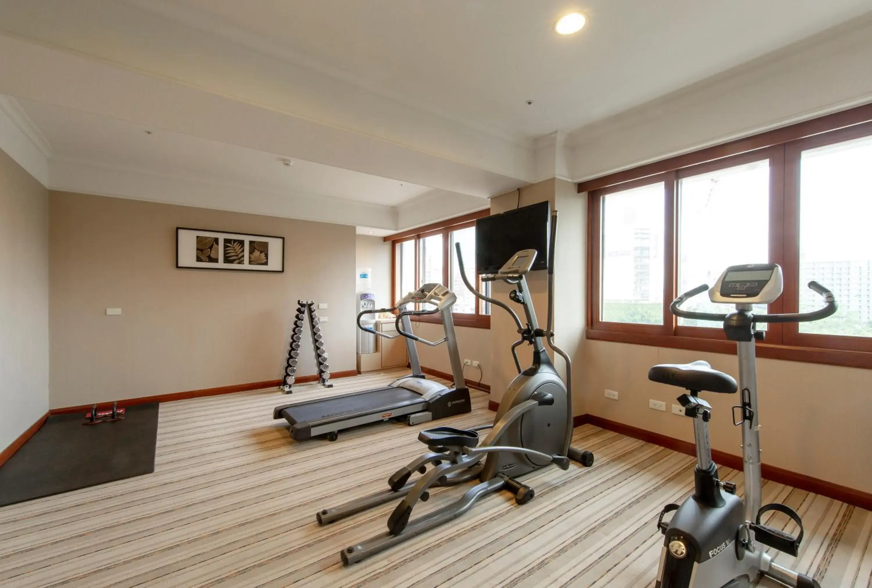 Fitness centre/facilities in Hotel National Fitness centre/facilities in Hotel National