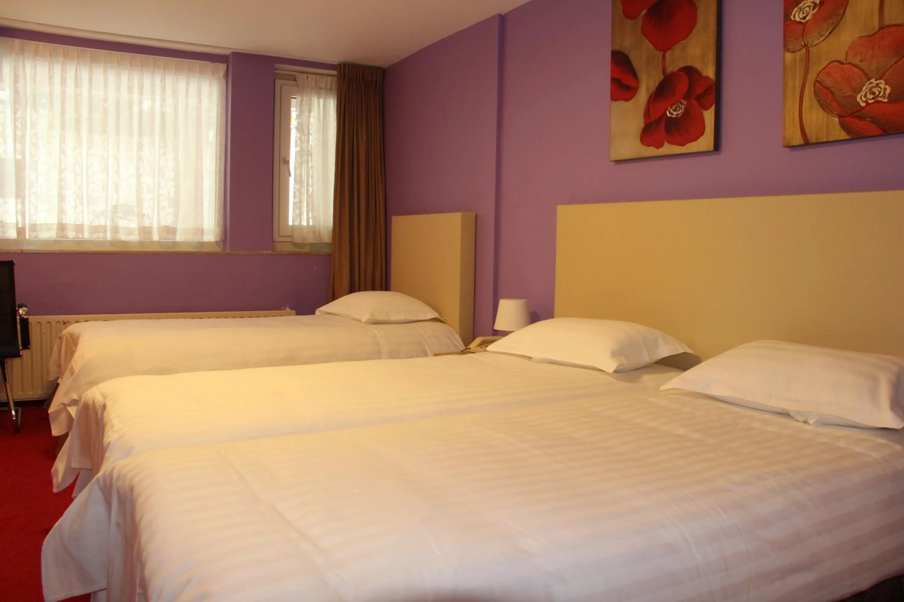 Photo of the whole room, Bed in New City Hotel Scheveningen